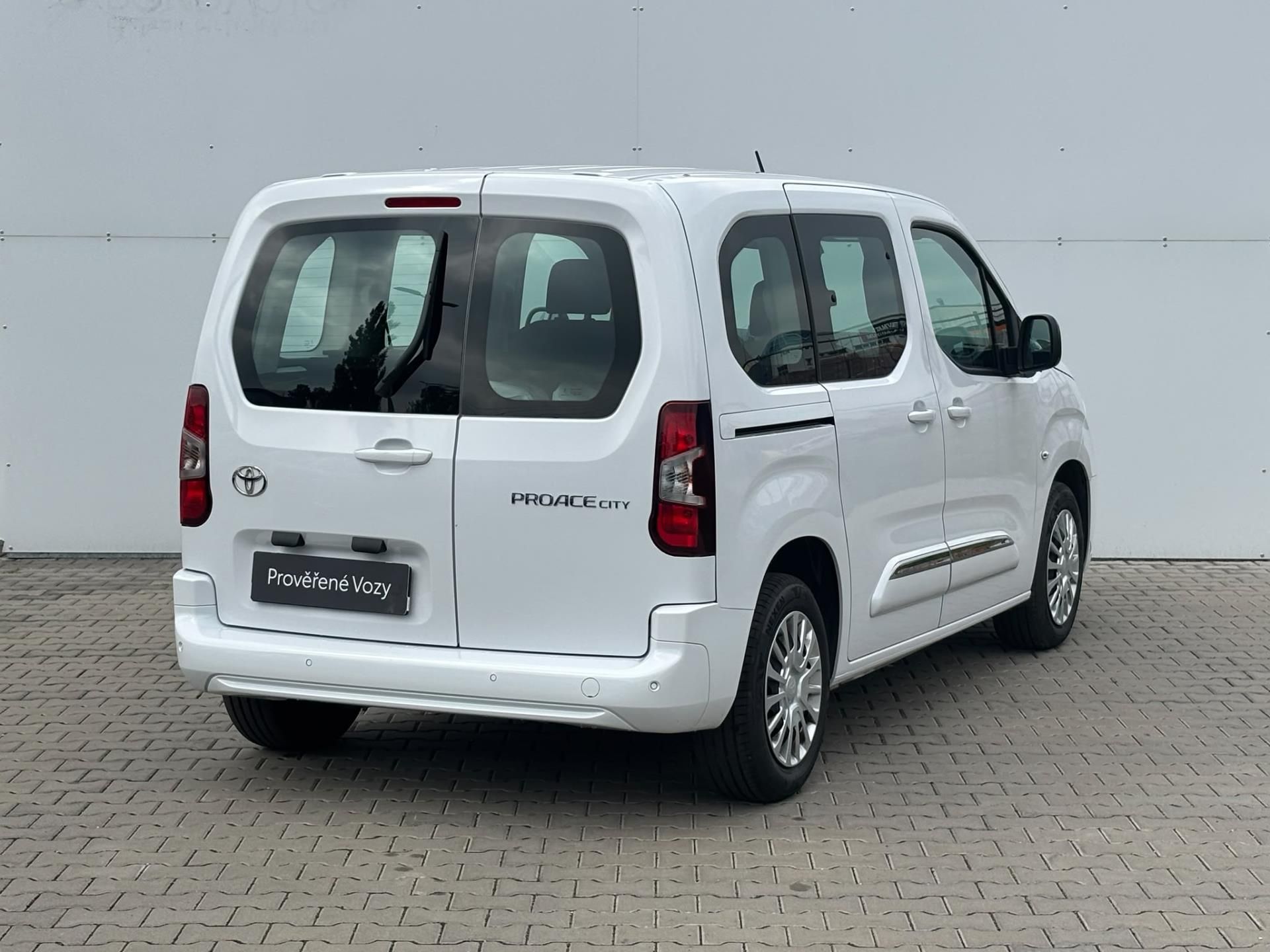 Toyota Proace City Verso, 1.2T 110k Short Business - fotka 2