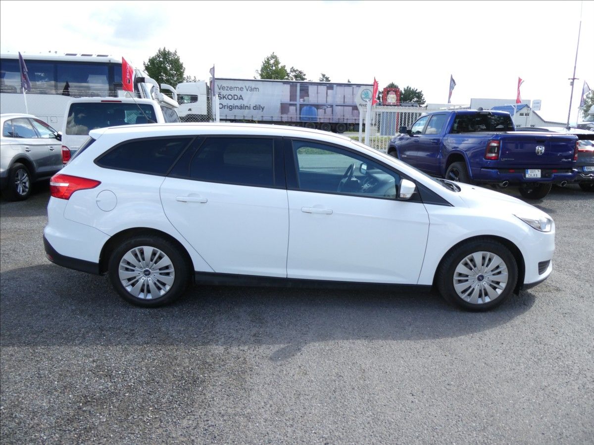 Ford Focus, 1,5 TDCi Combi,po servise+STK - fotka 2
