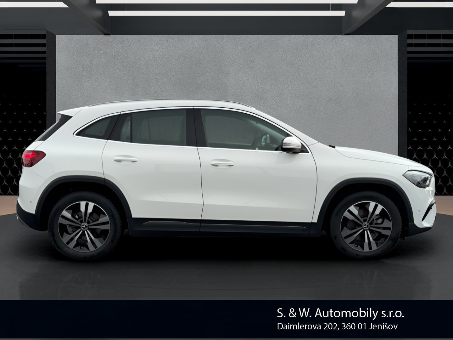 Mercedes-Benz GLA, GLA 180 d - fotka 4