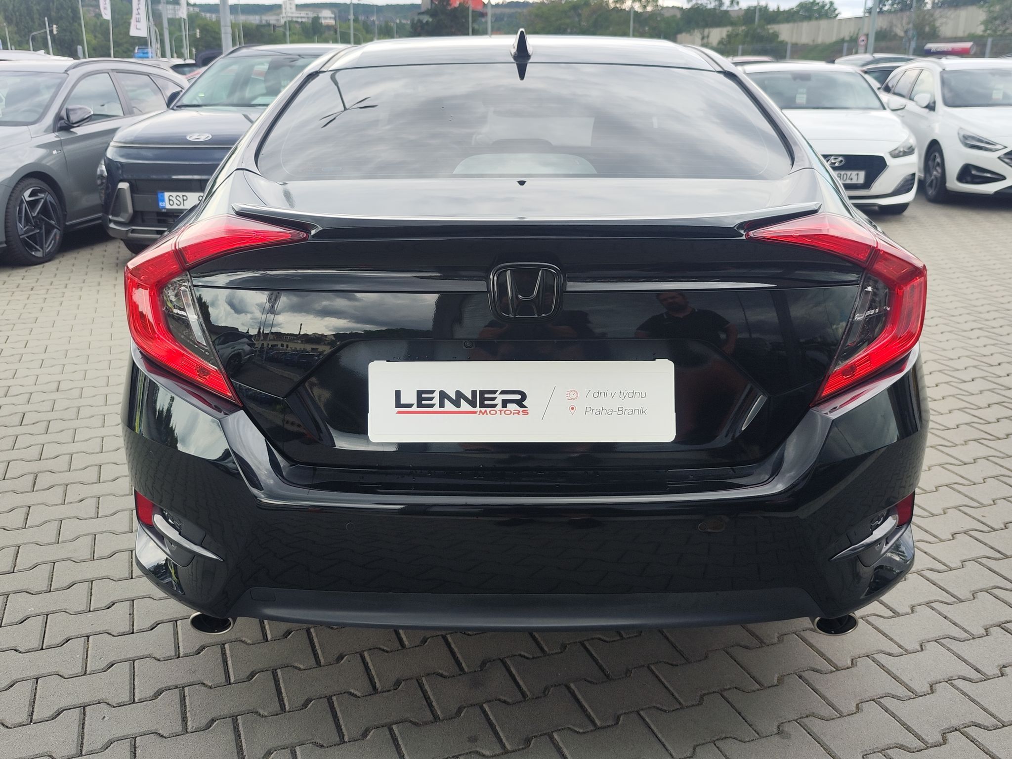 Honda Civic, 1.5 i-VTEC/134kW Executive - fotka 6