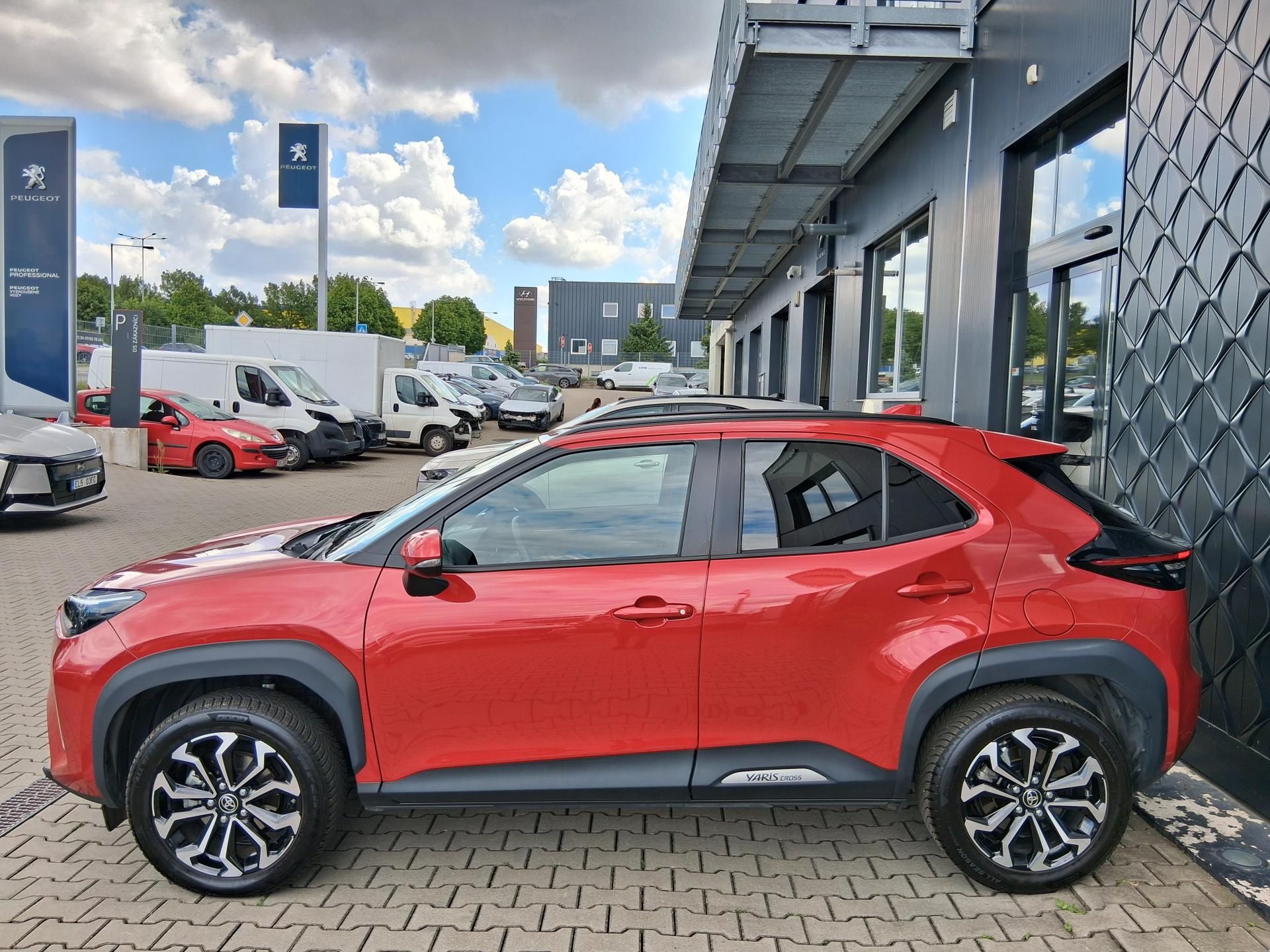 Toyota Yaris Cross, STYLE 1.5 Hyb. 85 kW - fotka 4