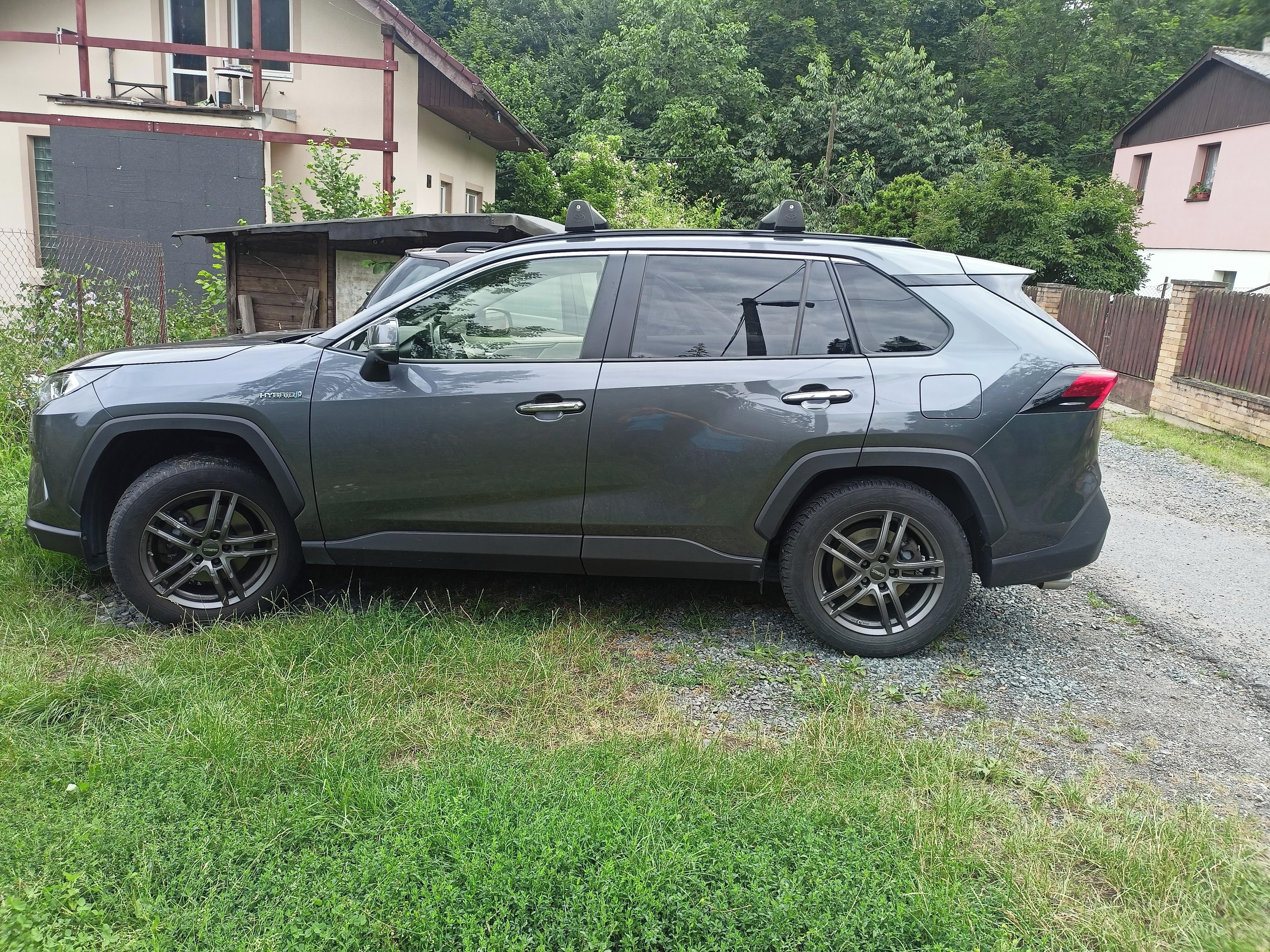 Toyota Rav4, 2.5 Hybrid 4x4 Executive e-CVT - fotka 3