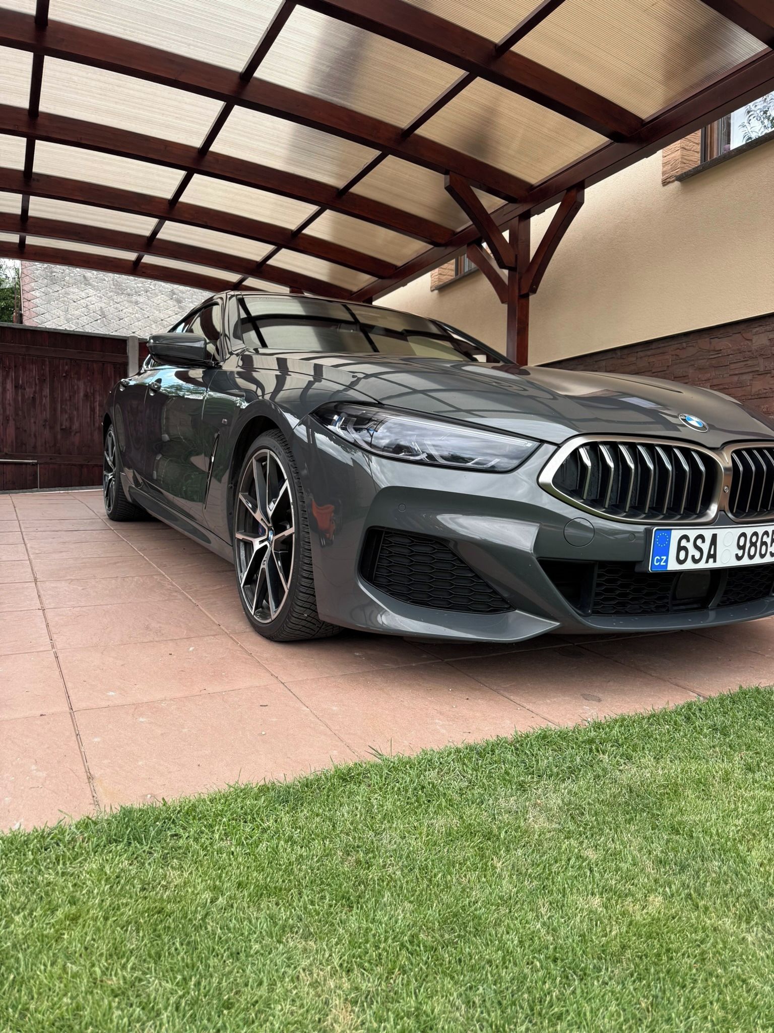 BMW Řada 8, M - fotka 3
