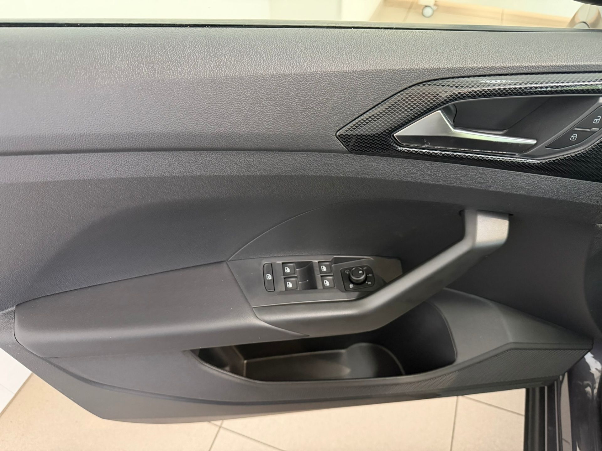 Volkswagen T-Cross, 1.0 TSI 85 kW 7DSG Life - fotka 6