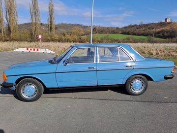 W123