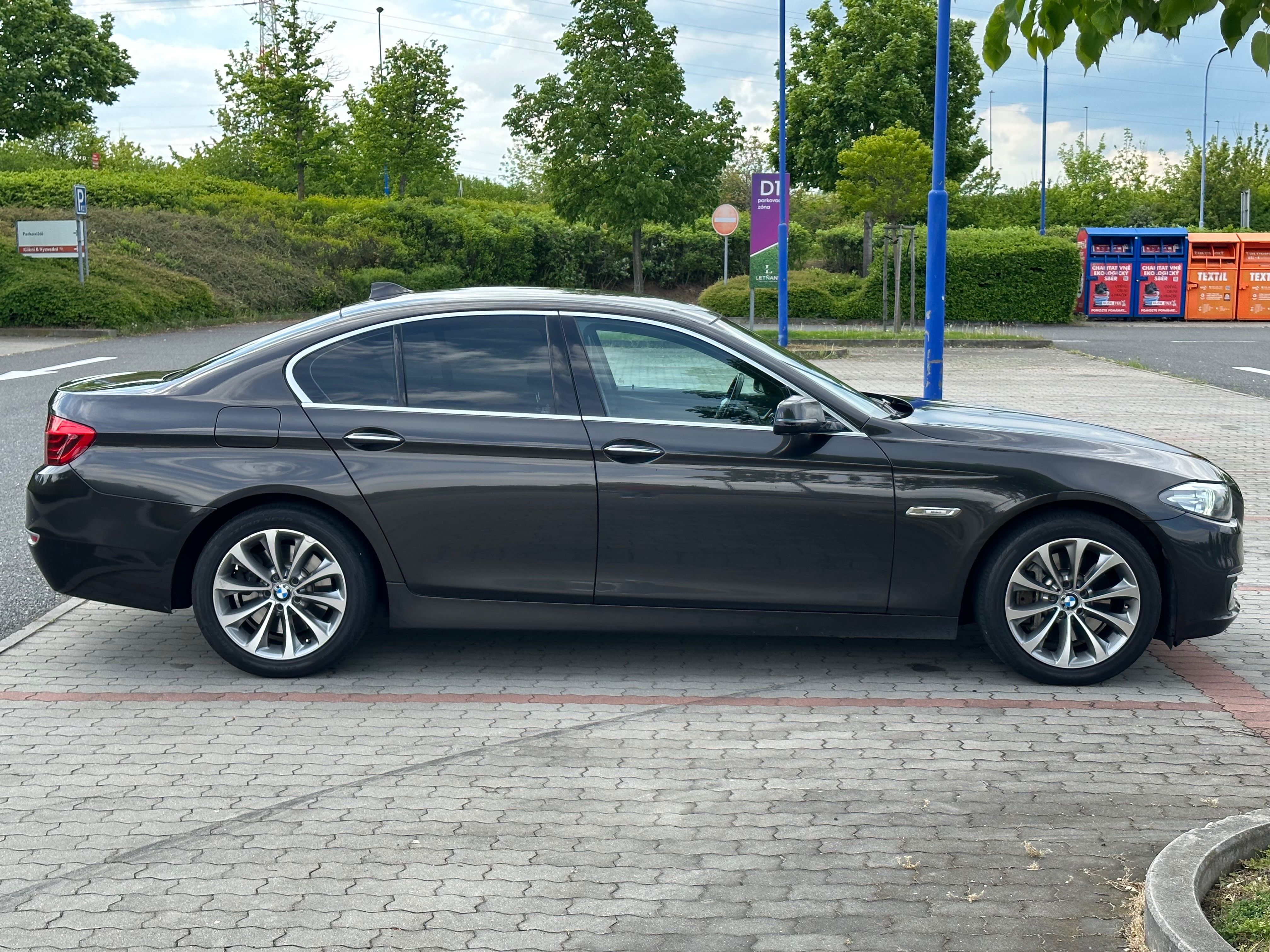 BMW Řada 5, 530d xDrive 190kW - fotka 4