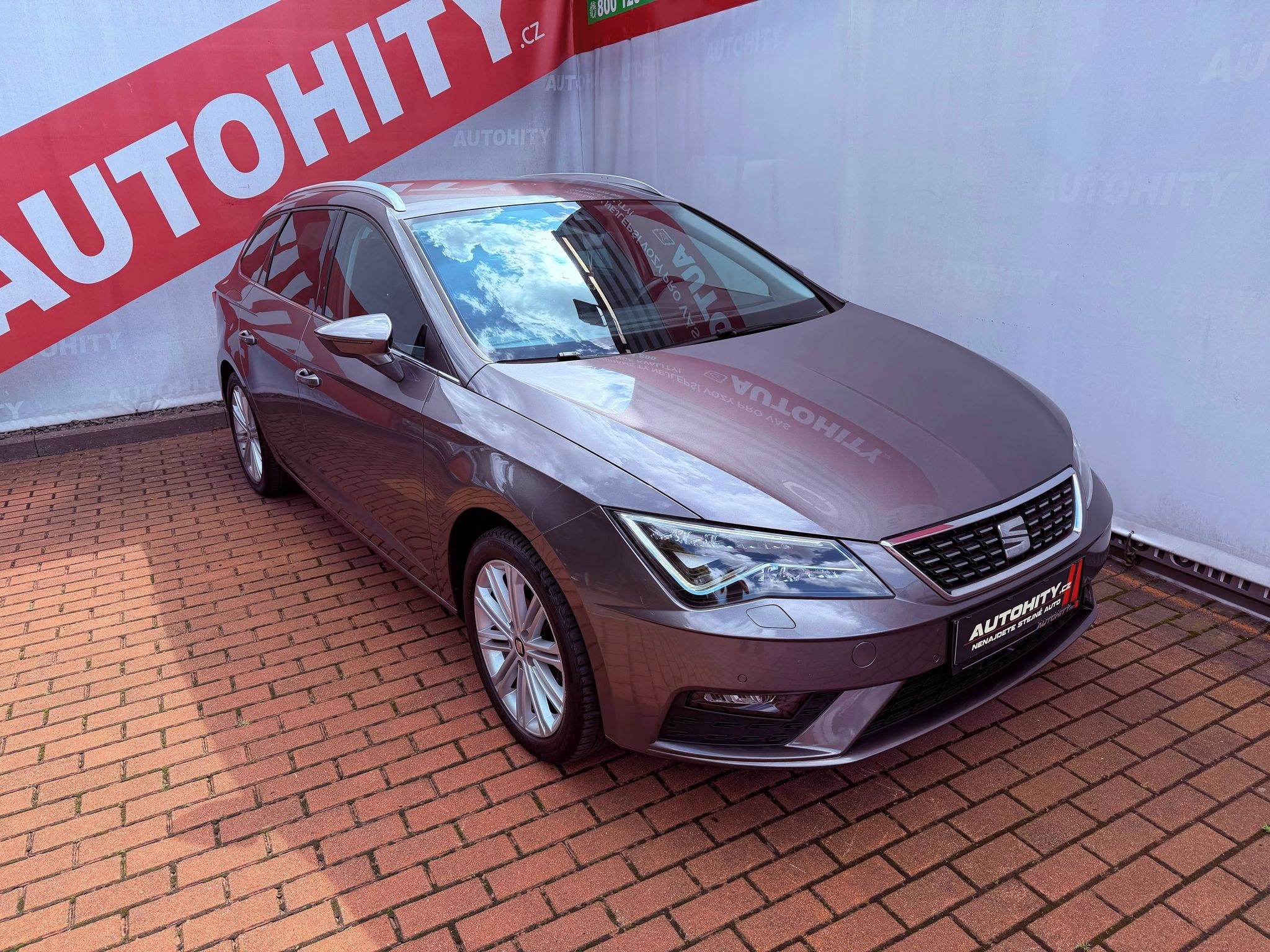 Seat Leon, 1.4 TSi Xcellence, Serviska - fotka 5