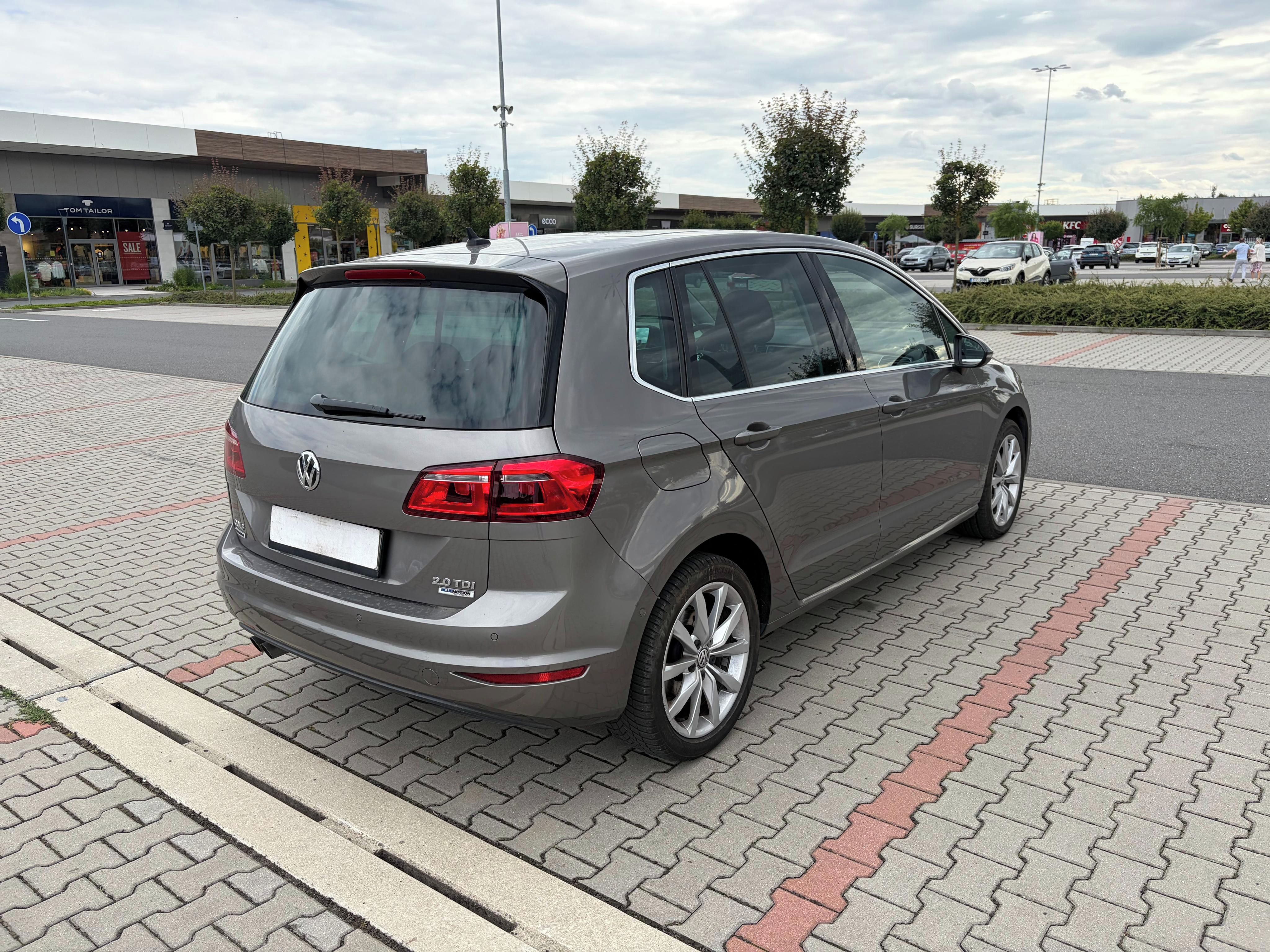 Volkswagen Golf Sportsvan, 2.0 TDi DSG TOP VÝBAVA - fotka 3