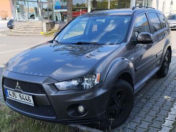 2.2 DI-D INVITE 4WD