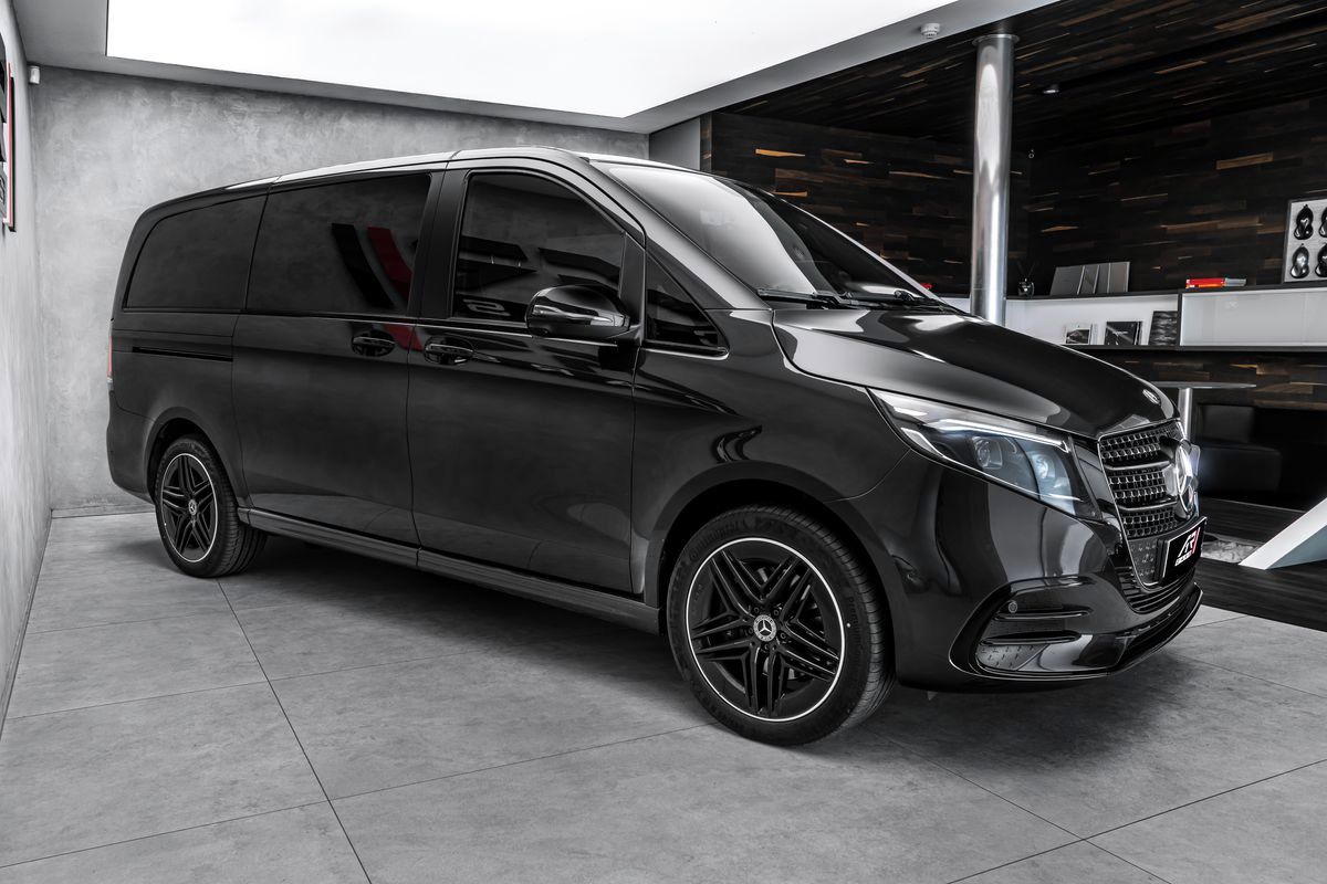 Mercedes-Benz Třídy V, 300d 4M Exclusive AMG Long - fotka 4