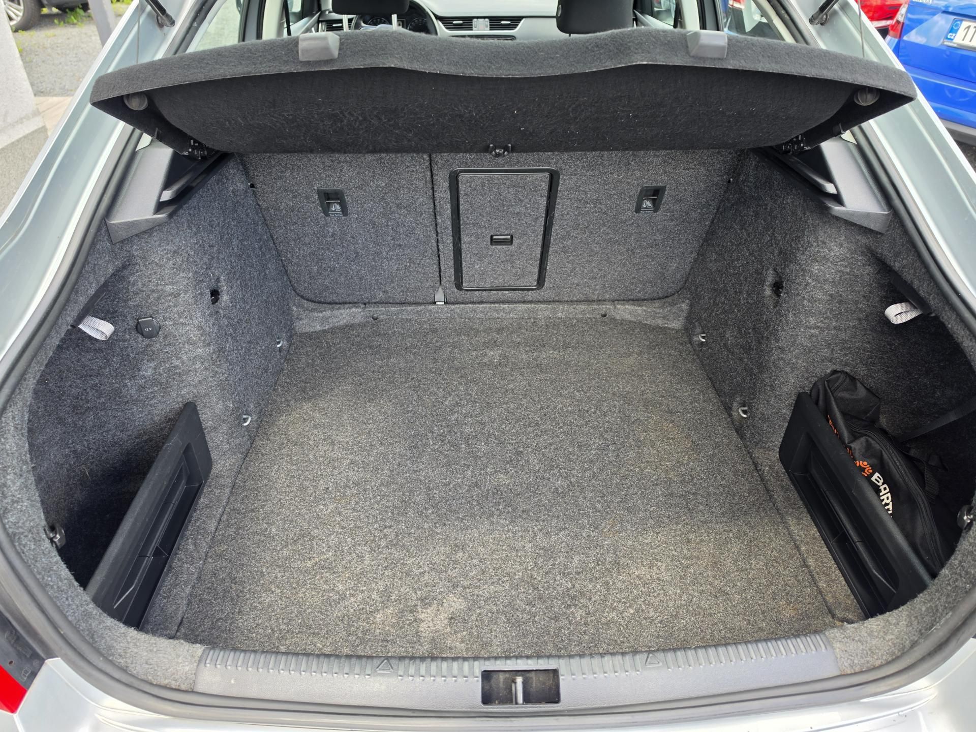 Škoda Octavia, 1.6 TDI DSG - fotka 5