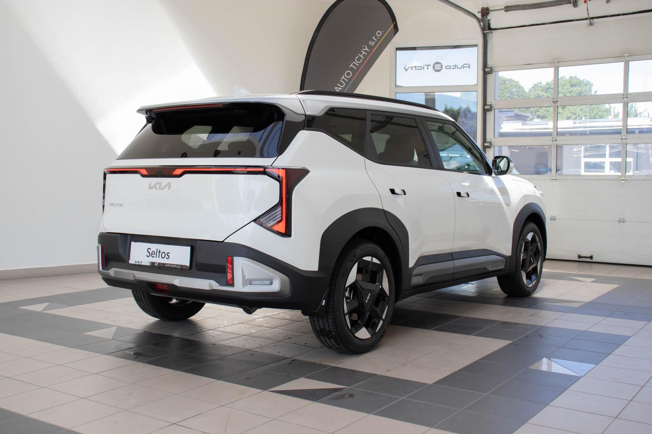 Kia Seltos, 1,6 T-GDi GPF 4x2 7DCT EXCLUSI - fotka 4