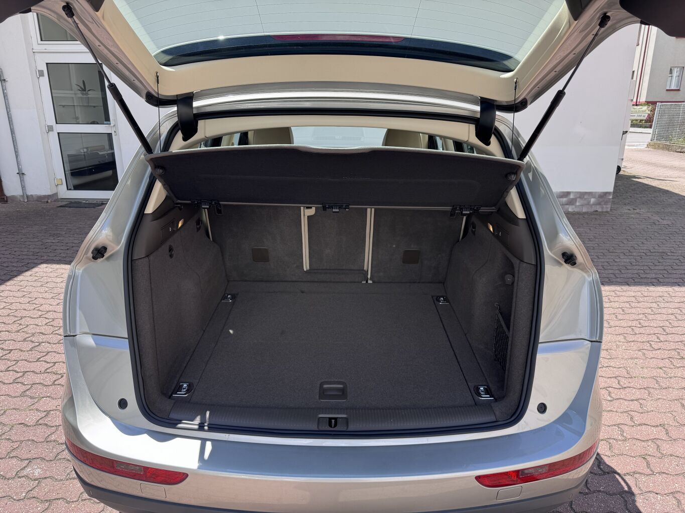 Audi Q5, 2.0 TDI quattro S tronic - fotka 5