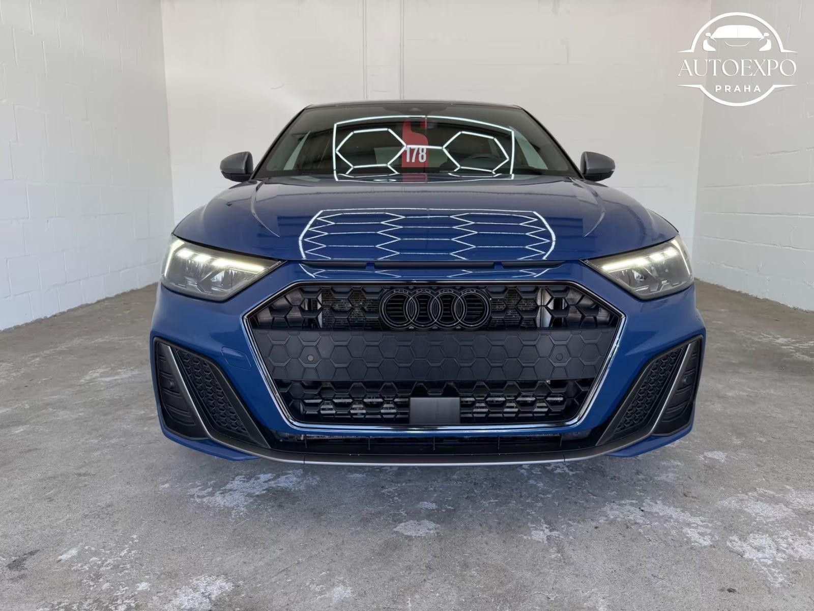 Audi A1, Sportback 40 TFSI S line Comp. - fotka 2