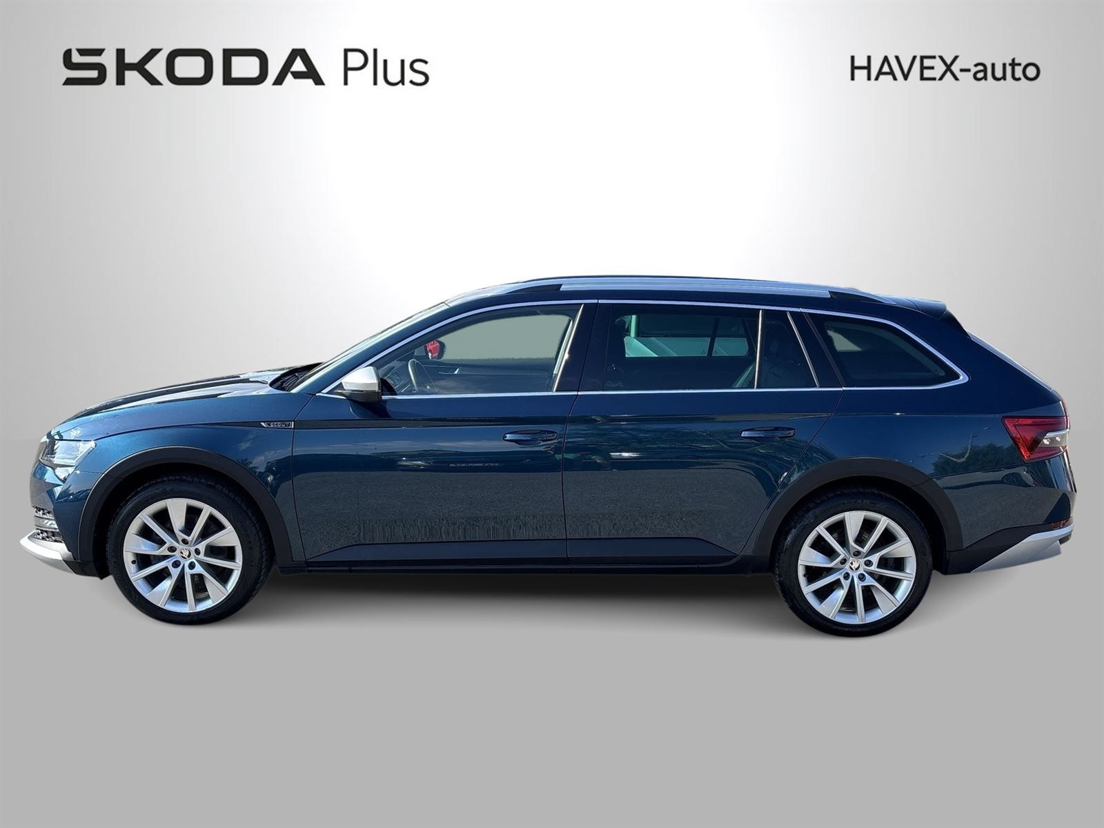 Škoda Superb, Combi 2.0 TDI 4x4 DSG Scout - fotka 3