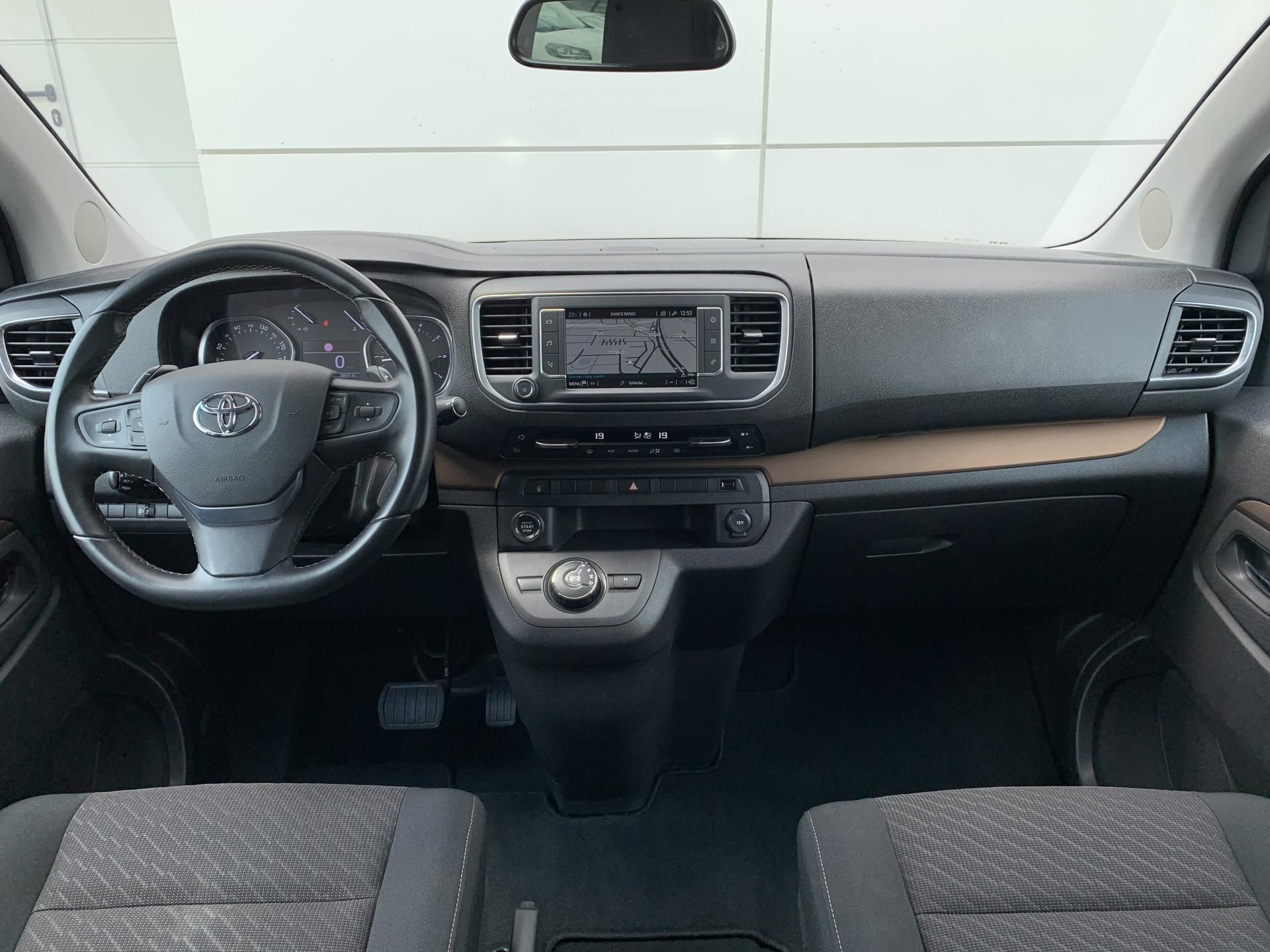Toyota Proace Verso, L2 FAMILY 2.0 D-4D 130kW AT8 - fotka 2