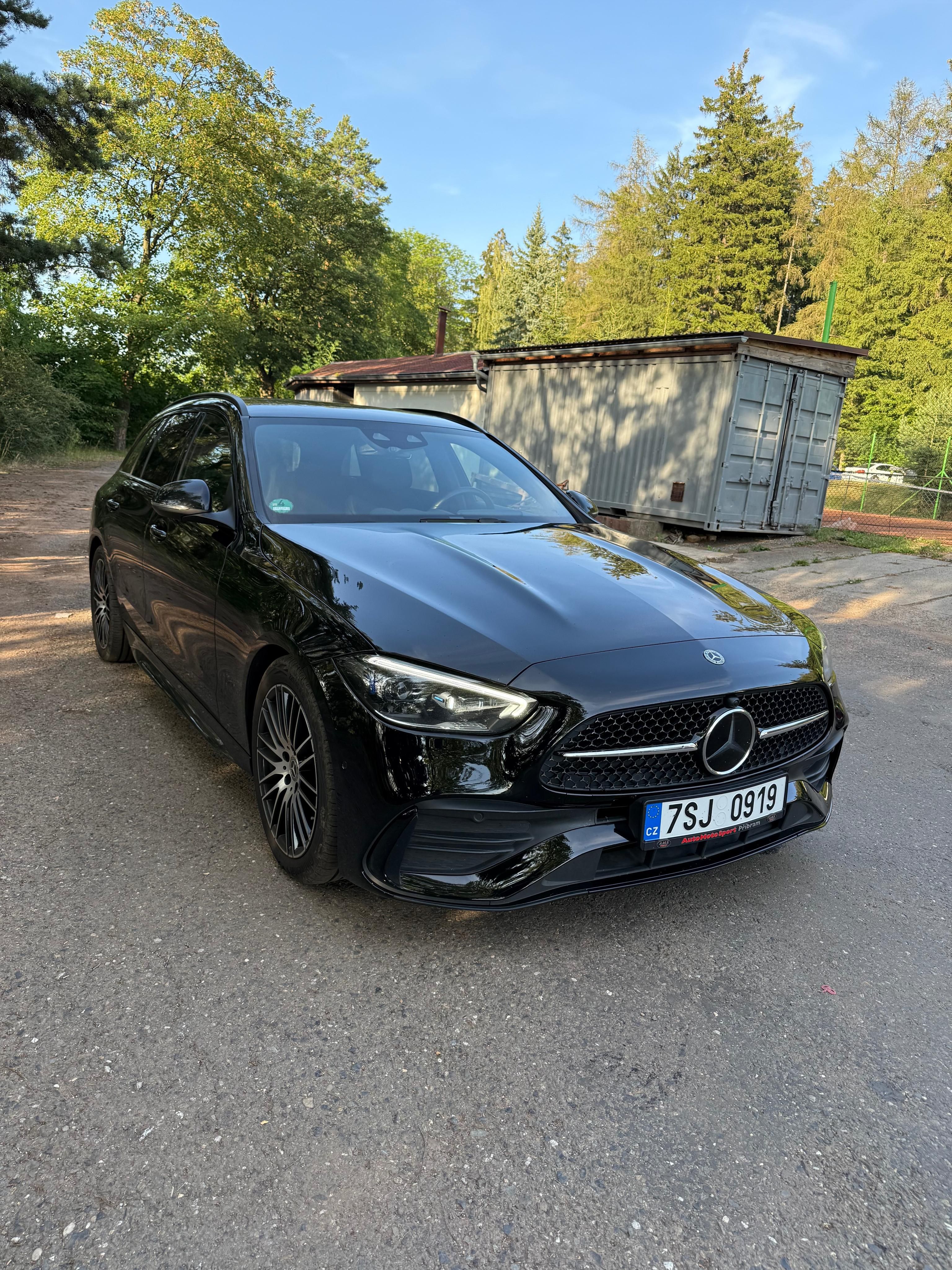 Mercedes-Benz Třídy C, Mercedes-Benz C 220 d T AMG