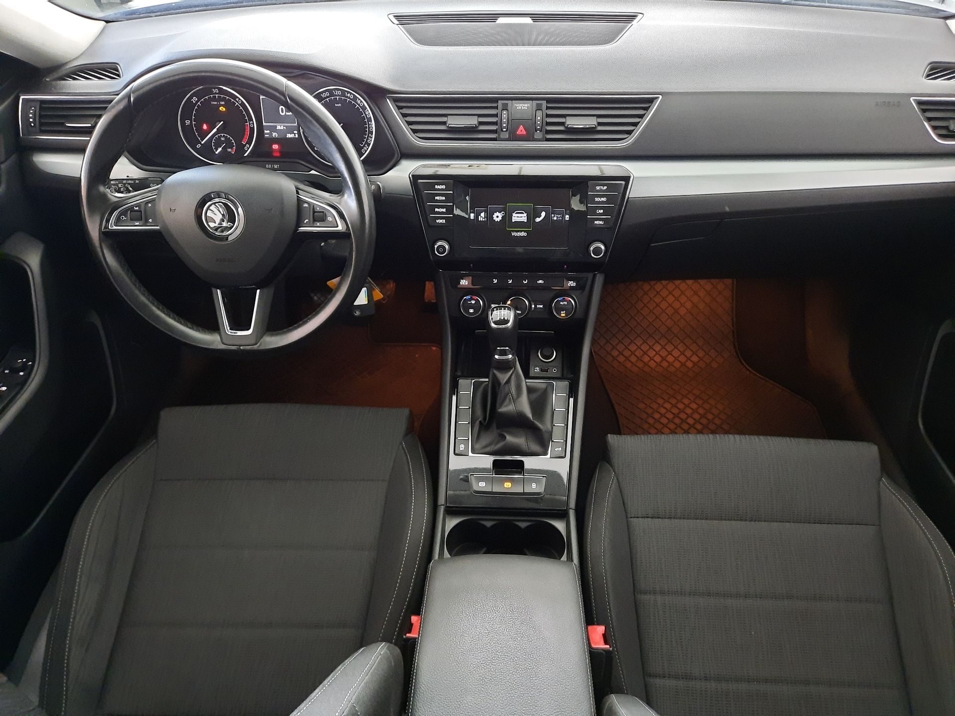 Škoda Superb, Combi 2.0 TDI (110kW/150k) Amb - fotka 5