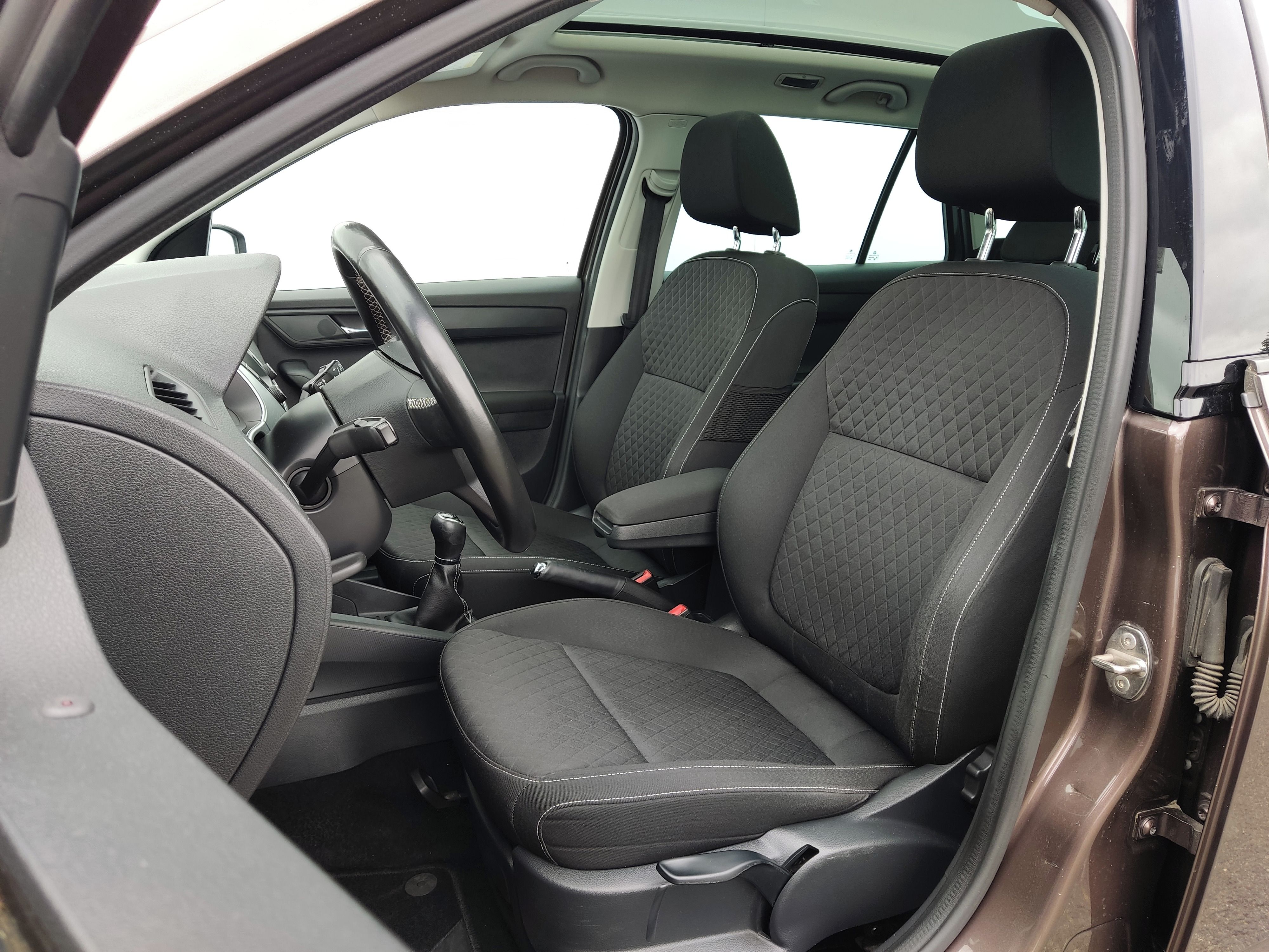Škoda Fabia, Combi 1.2 TSI 66 kW Edition - fotka 6