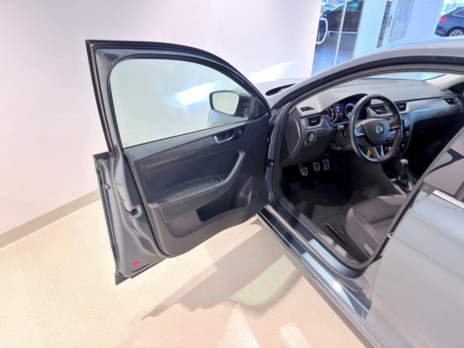 Škoda Rapid, Style PLUS 1.0 TSI / 81kW - fotka 6