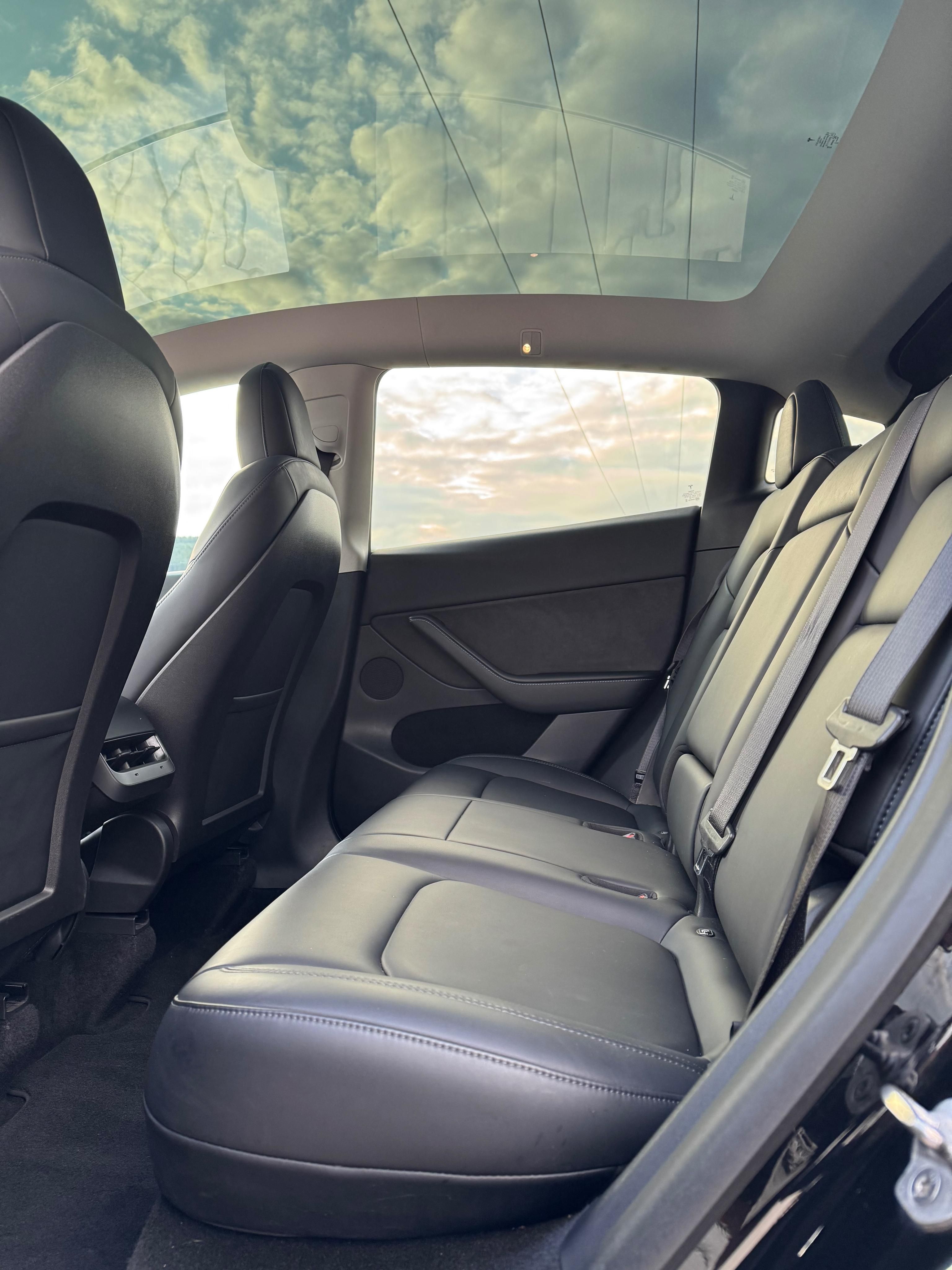 Tesla Model Y, LR, 4x4, 378kW, SOH 90,2%,DPH - fotka 6
