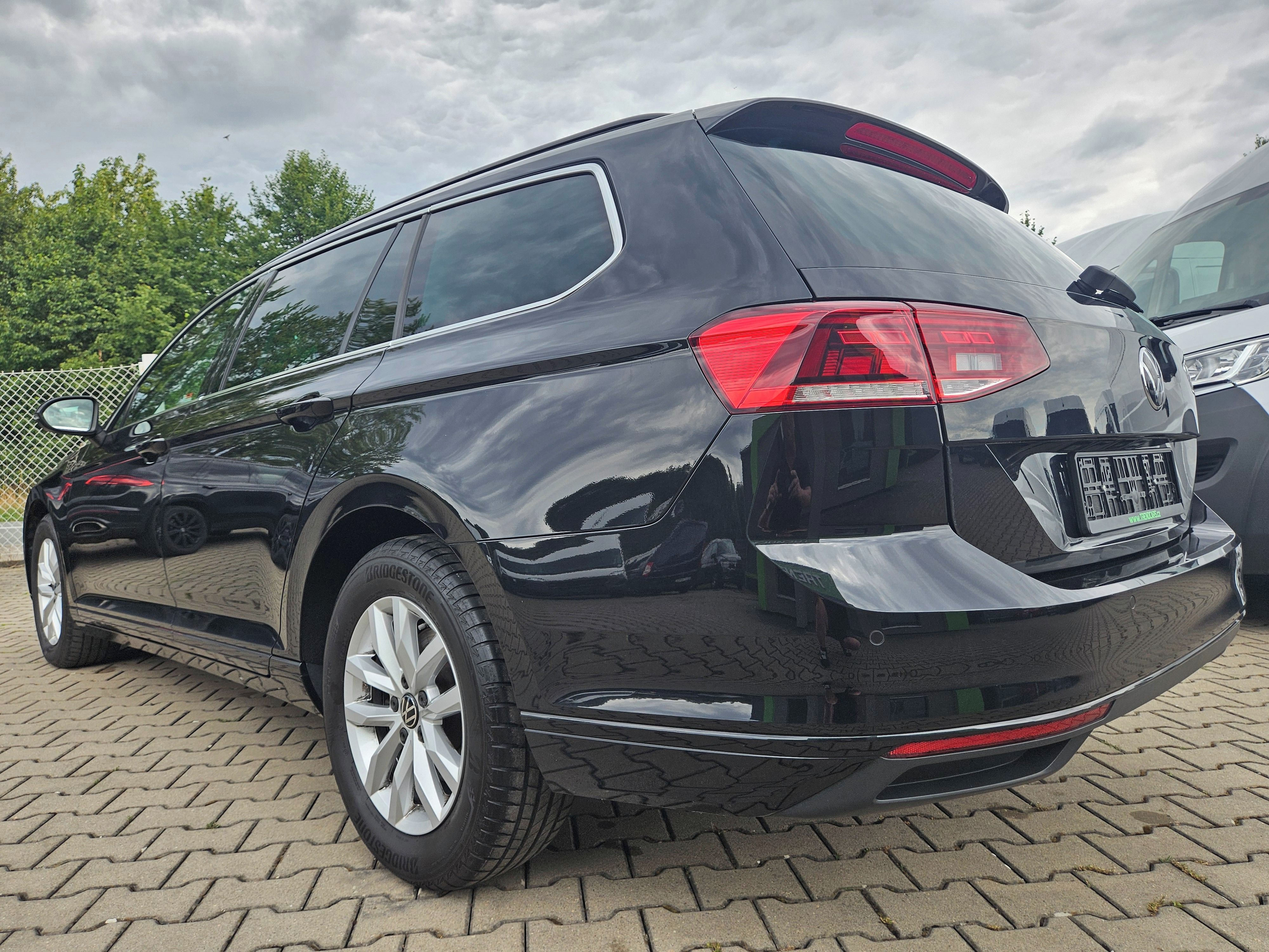 Volkswagen Passat, 1,5 TSI 110kW DSG Business DPH - fotka 6