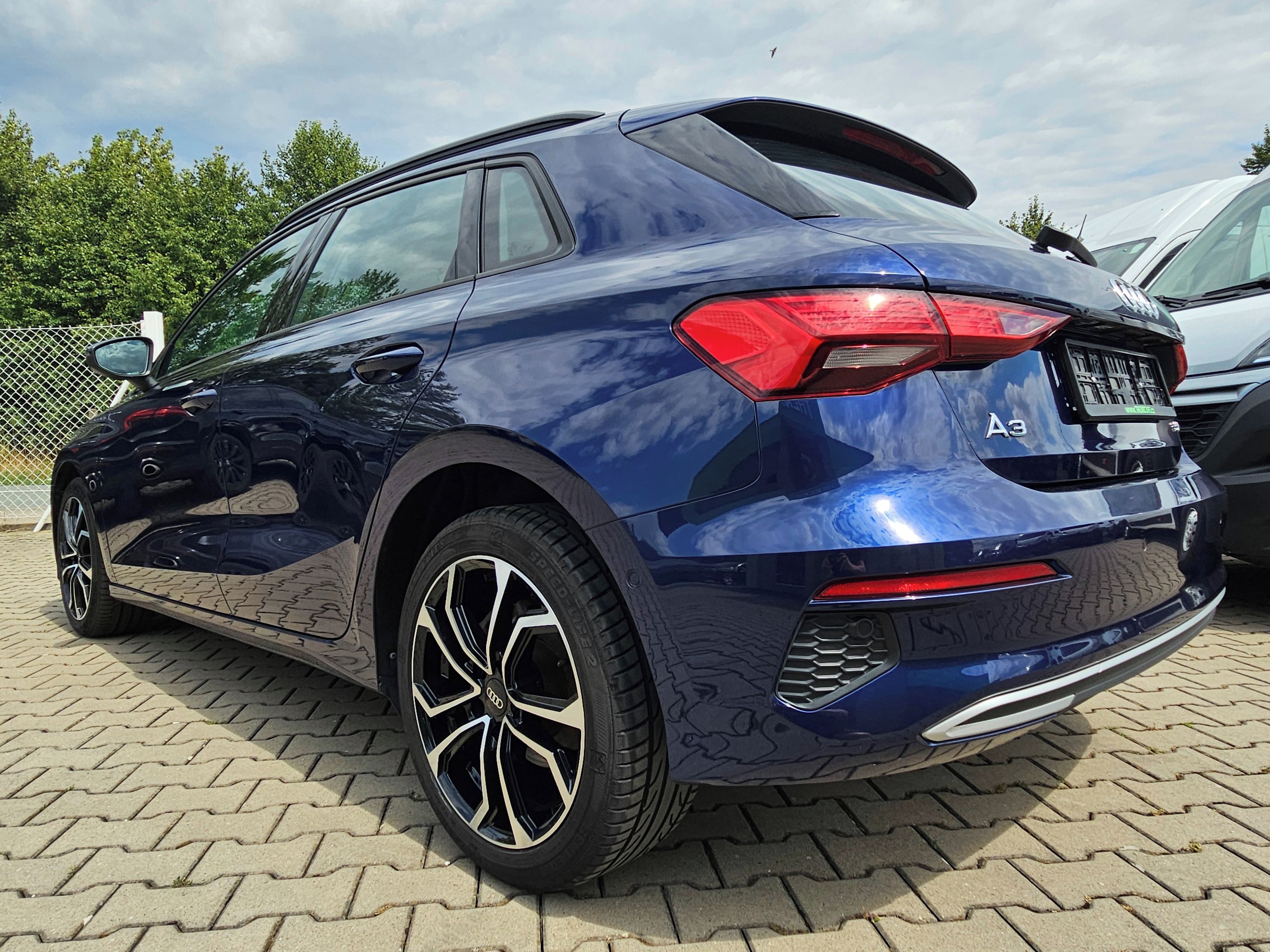 Audi A3, 30TFSi Advance S-TRONIC - fotka 6