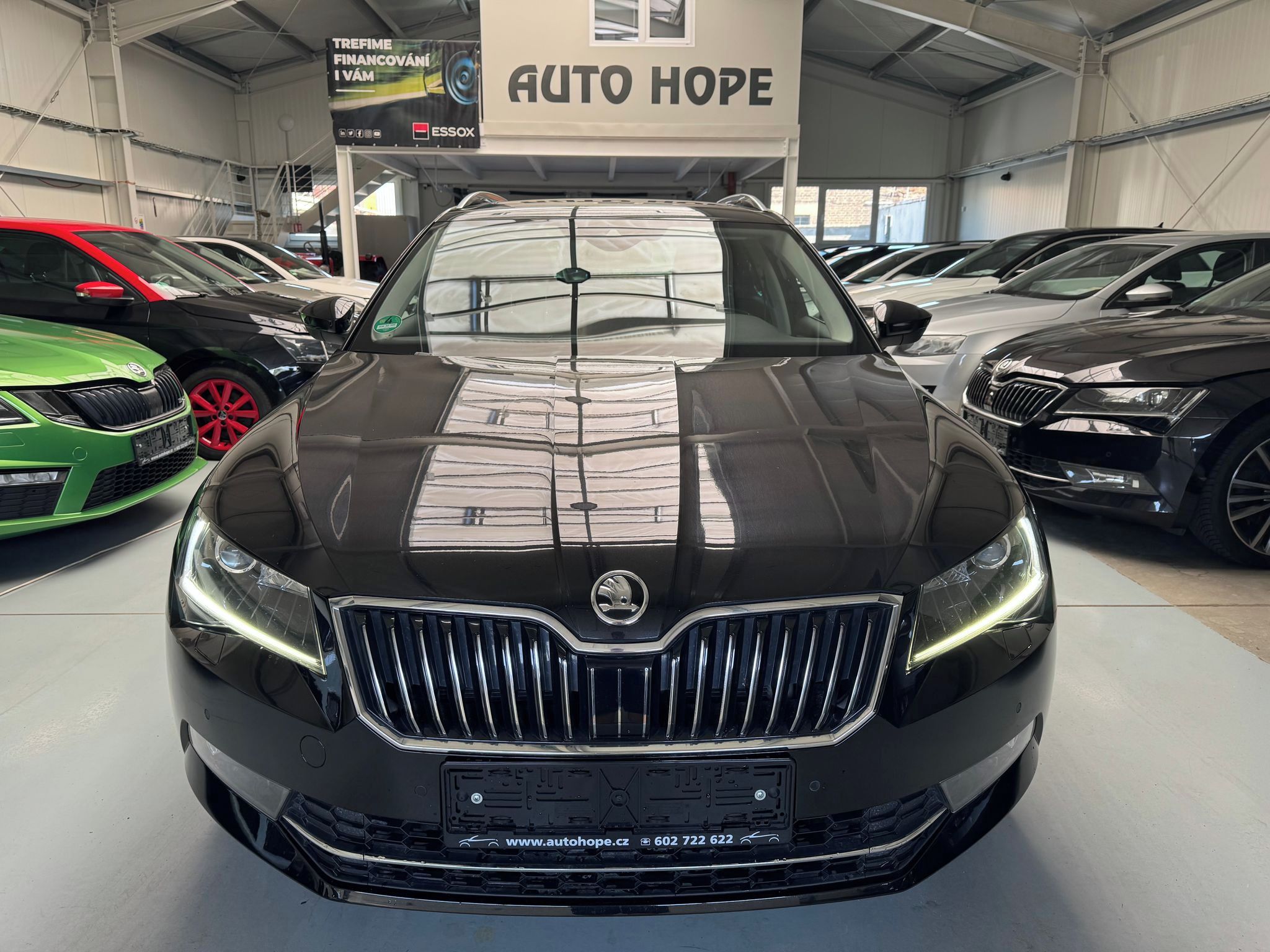 Škoda Superb, combi 2.0 TDI DSG L&K - fotka 2