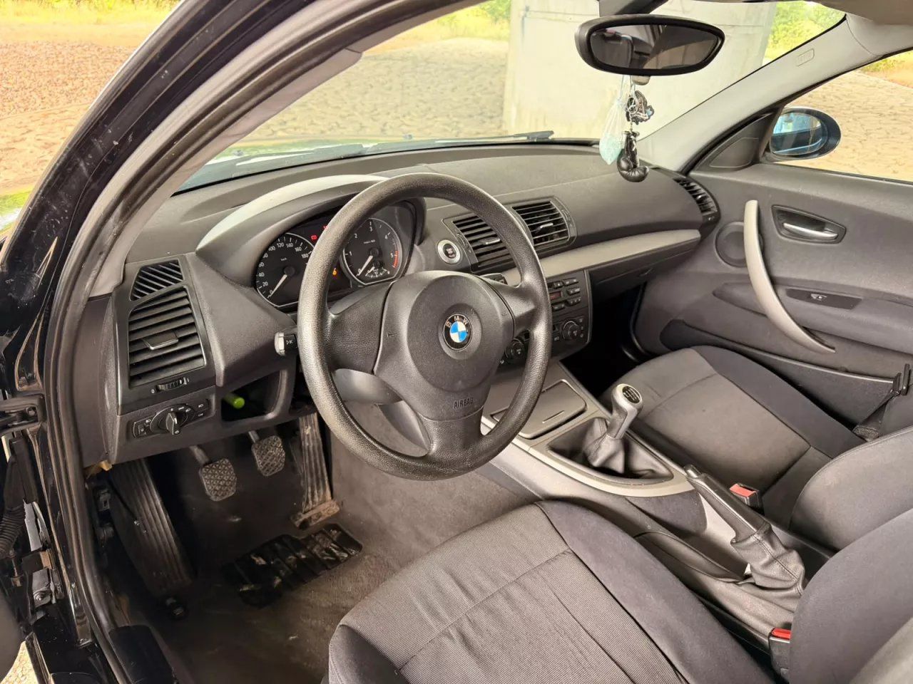 BMW Řada 1, E87 2.0D 90kW 6st. manuál - fotka 6
