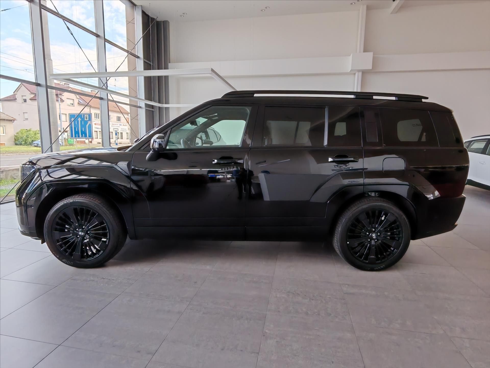 Hyundai Santa Fe, 1,6 T-GDi HEV  Calligraphy 7S - fotka 2