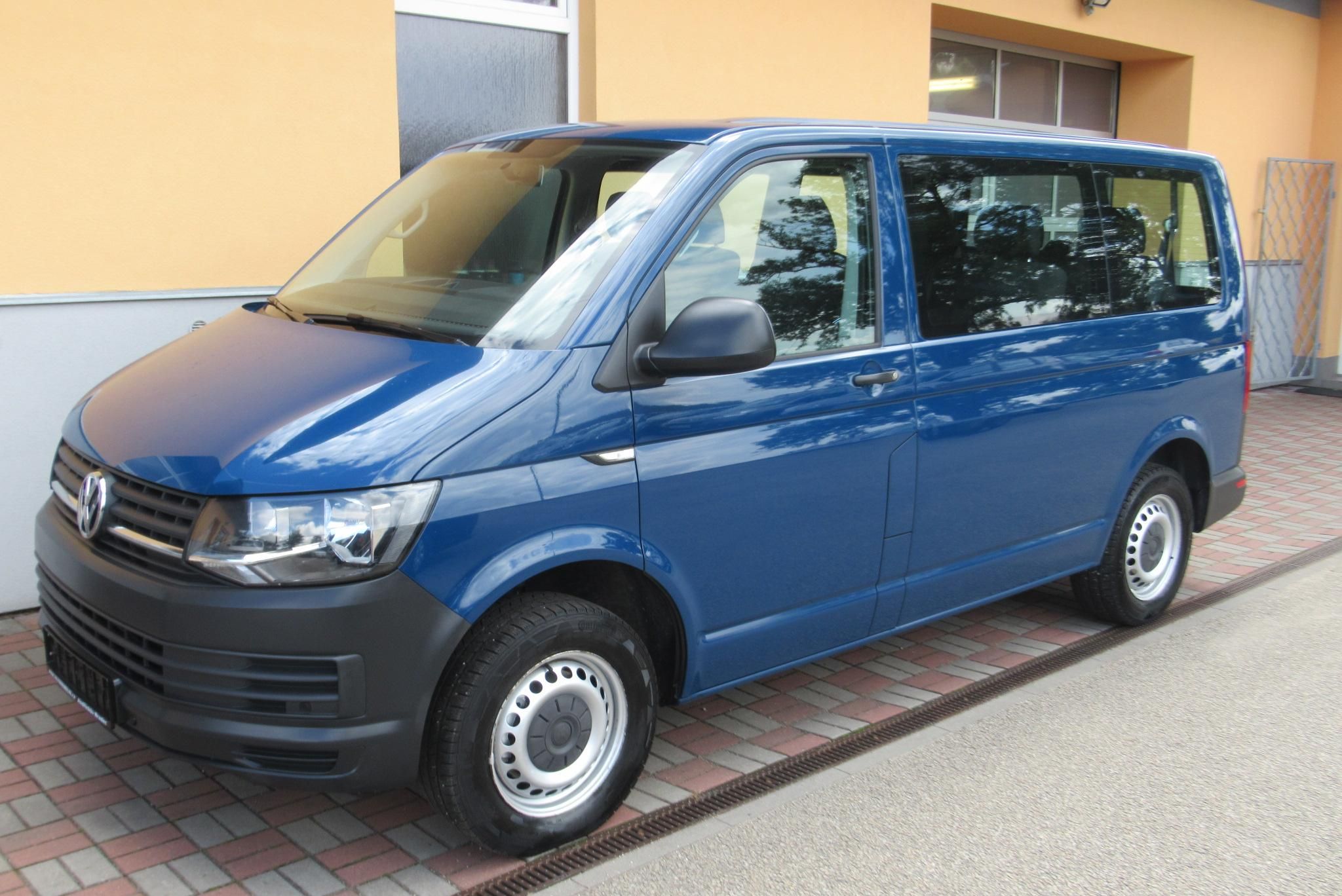 Volkswagen Transporter, T6 2.0 TDI KLIMA 9 MÍST - fotka 5