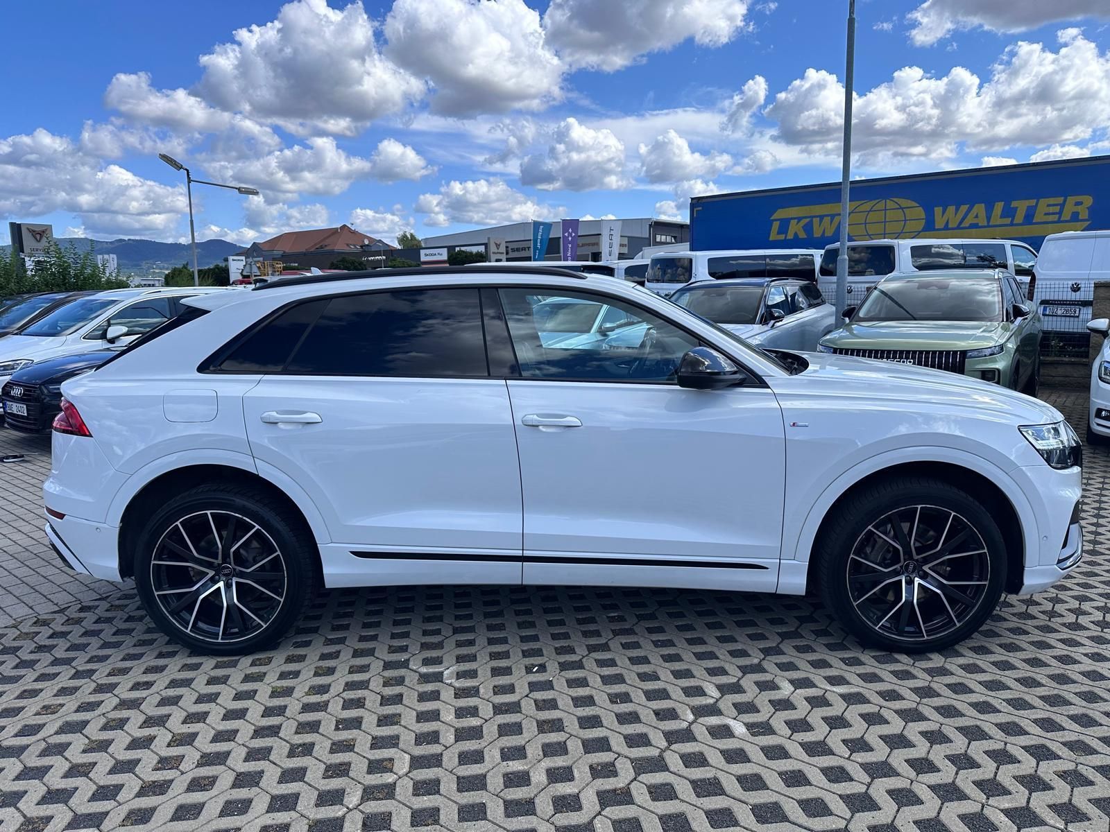 Audi Q8, 3.0 TDI 210kW S-LINE - fotka 3