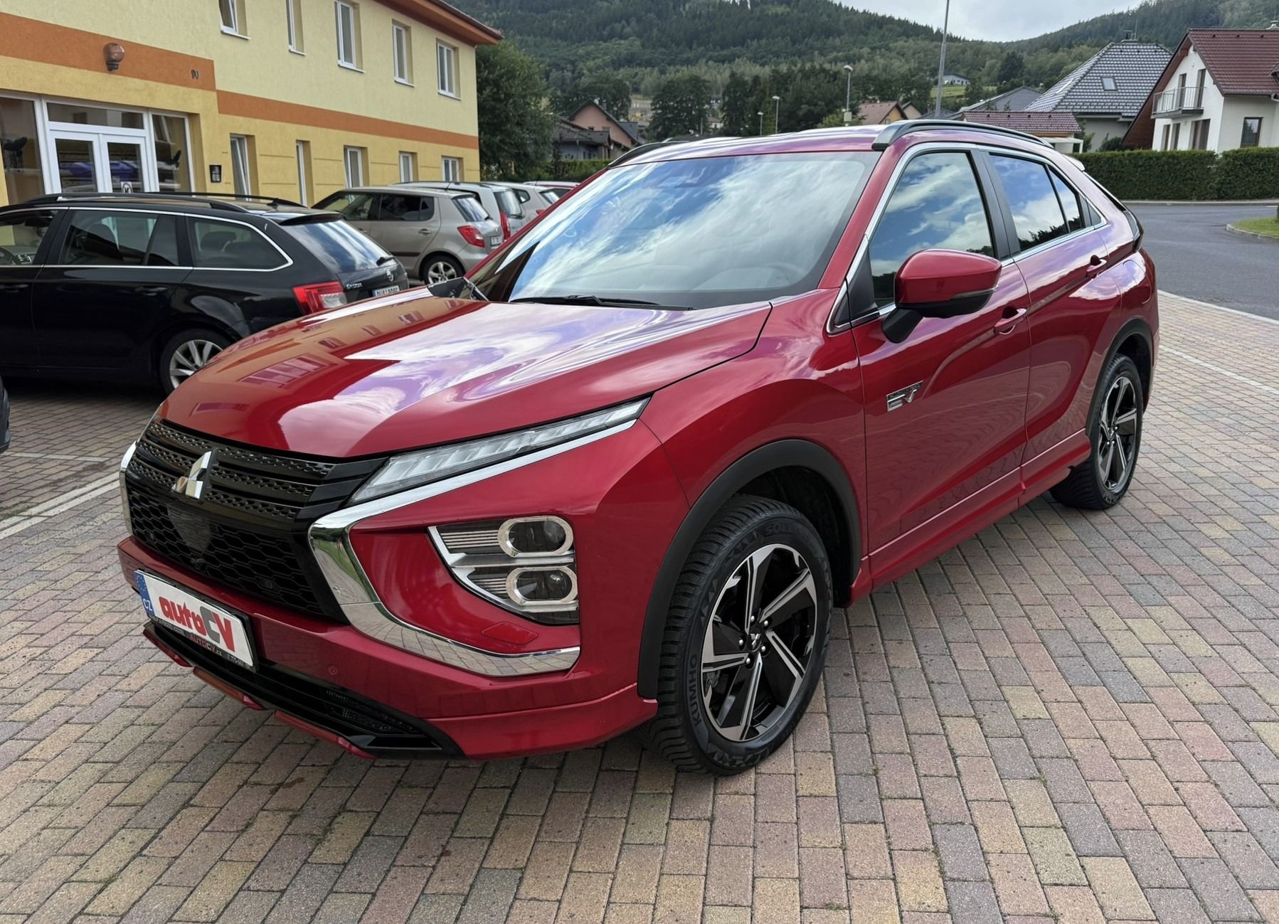 Mitsubishi Eclipse Cross, 2.4 PHEV 138kW 4x4 ZÁRUKA - fotka 2
