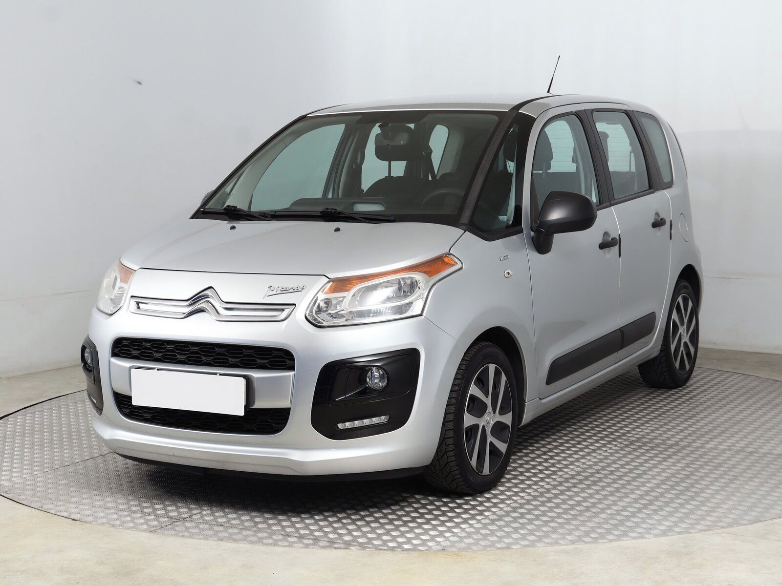 Citroën C3 Picasso, 1.4 i, Tempomat, Park. senzory - fotka 2
