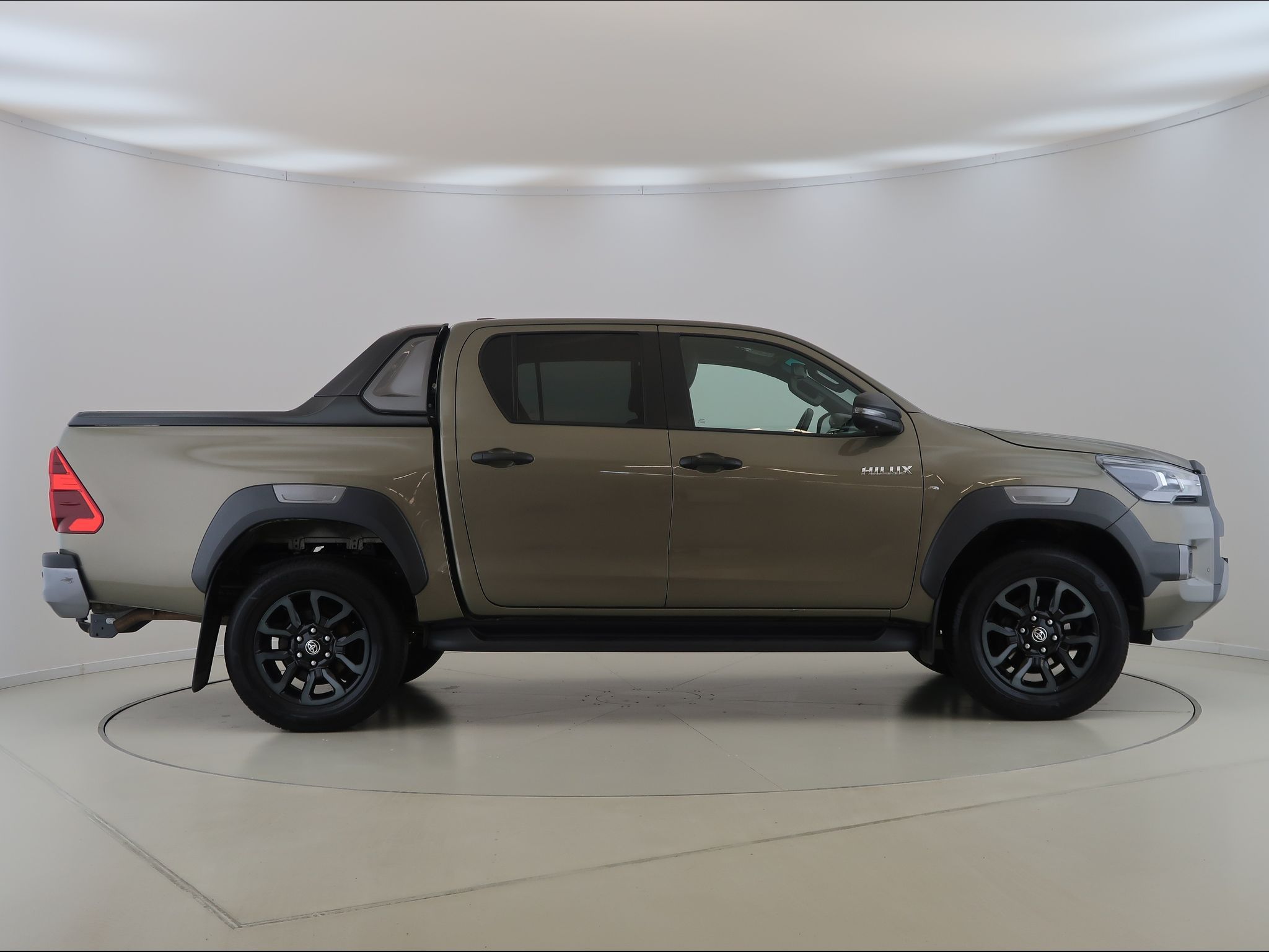 Toyota Hilux, 2.8,D-4D,DoubleCab,4x4,Invinci - fotka 4