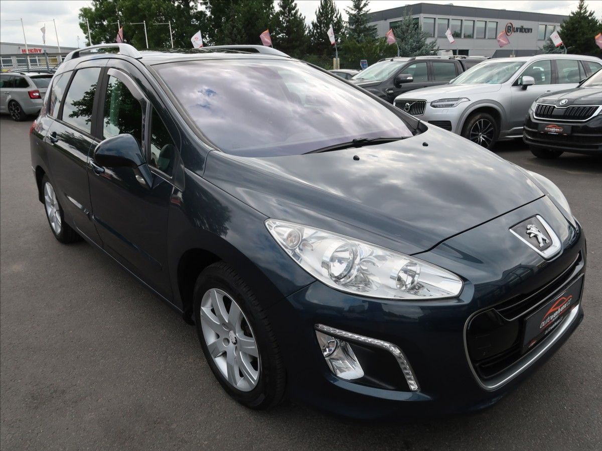 Peugeot 308, 1,6 HDi,88kW,1majČR,panorama - fotka 2