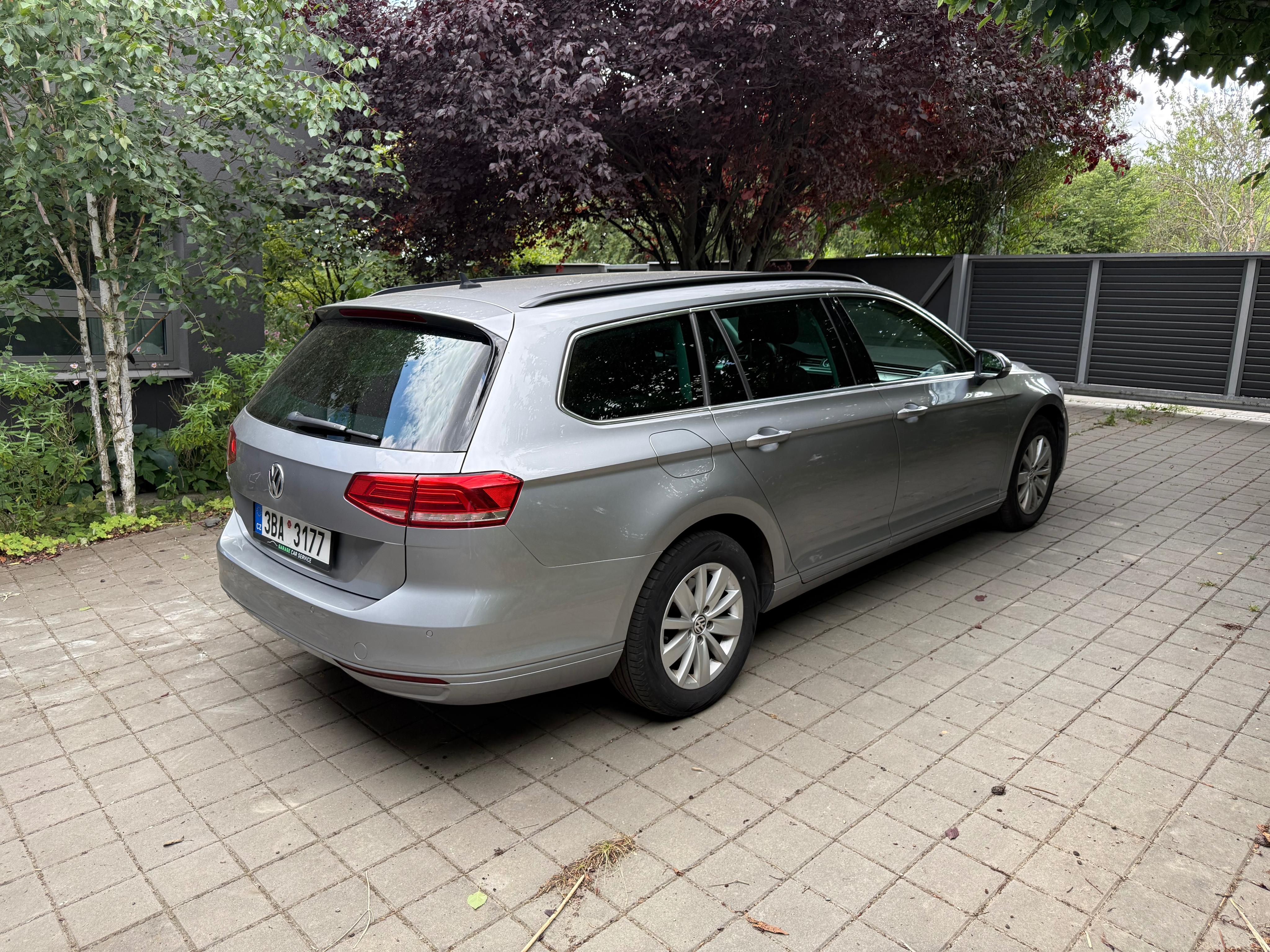 Volkswagen Passat, 2.0TDi, tažné - fotka 4