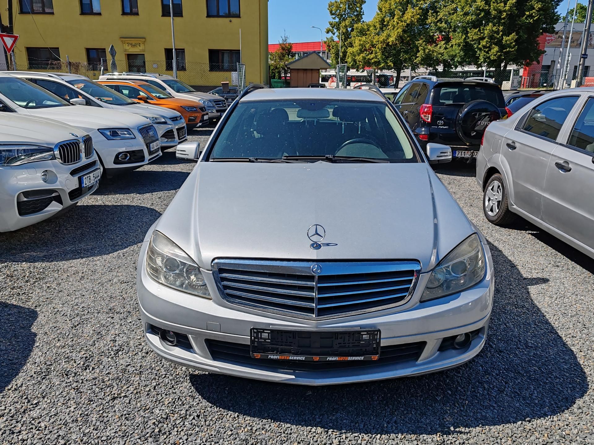 Mercedes-Benz Třídy C, 220CDI - fotka 3