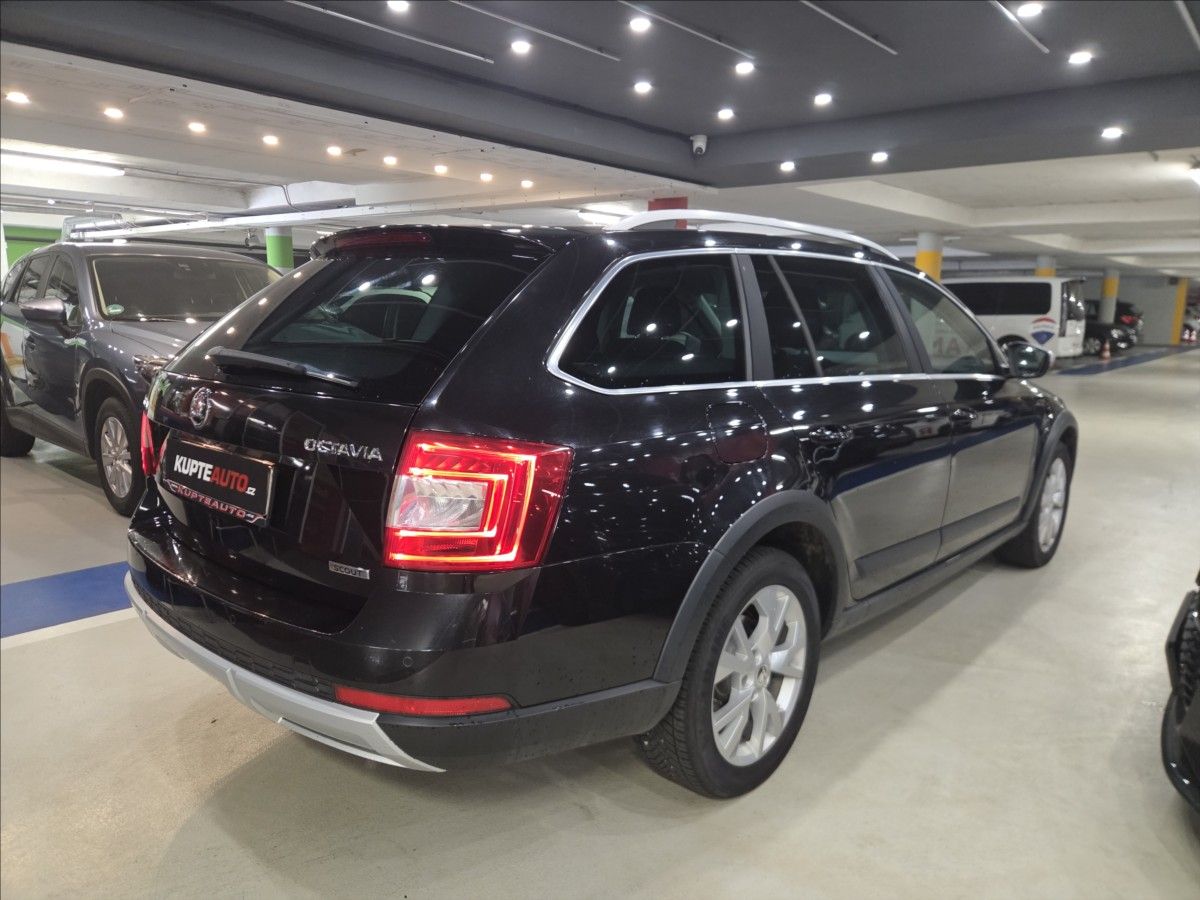 Škoda Octavia, 1,8 TSI  SCOUT - fotka 3