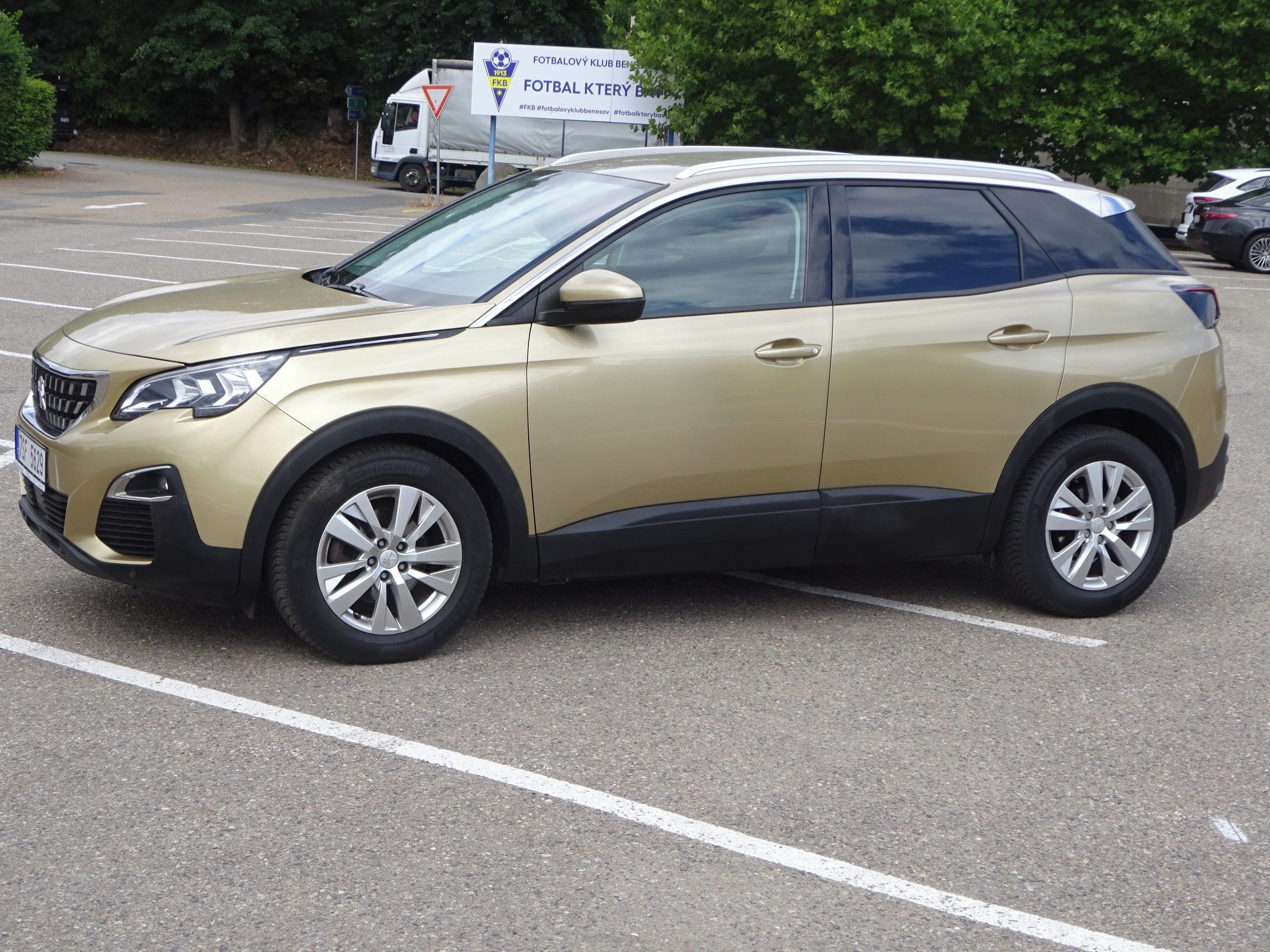Peugeot 3008, 1.2 PureTech (96 kw) serviska - fotka 3