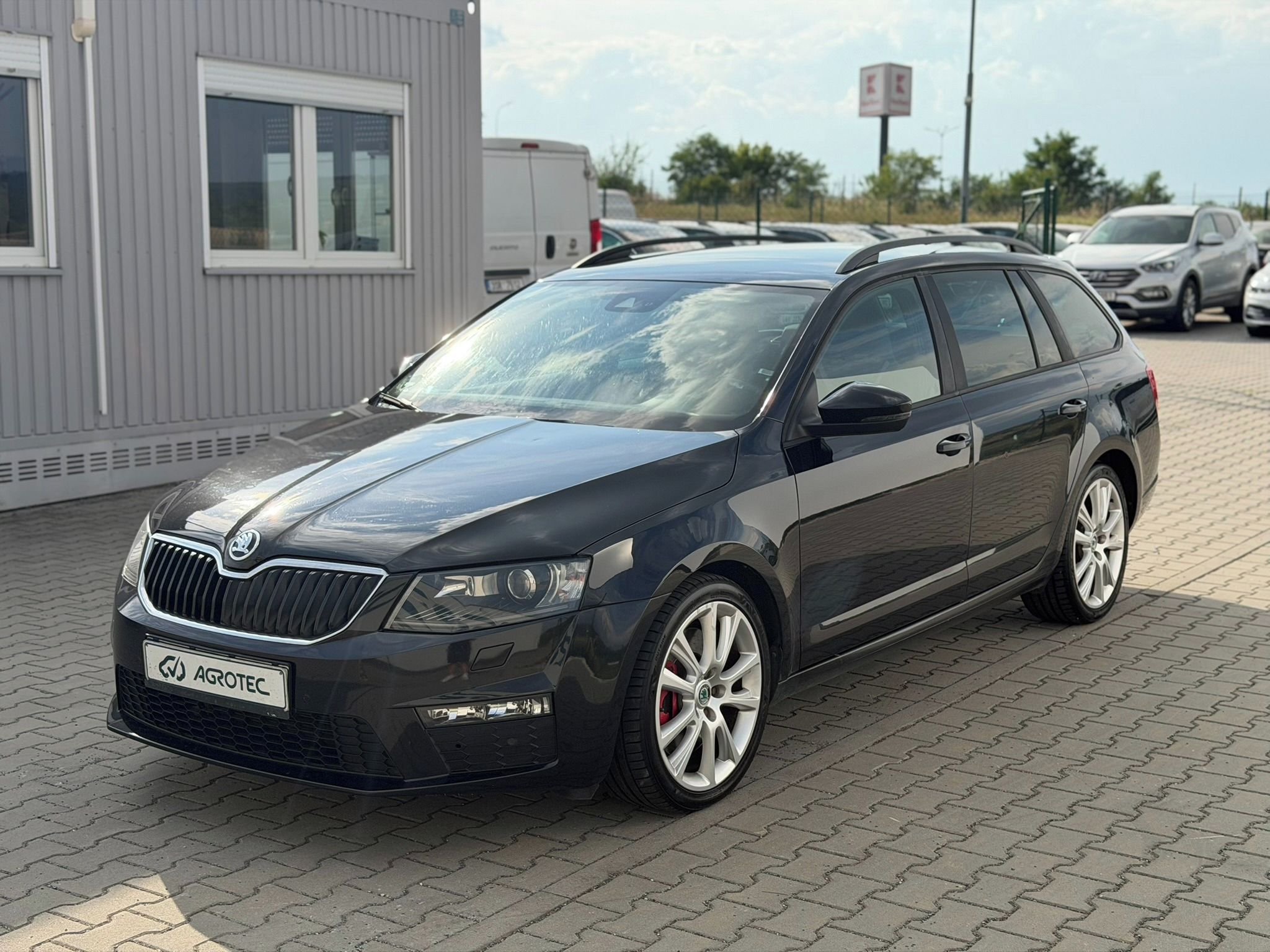 Škoda Octavia, 2.0 TDI 135 kW RS Combi - fotka 3