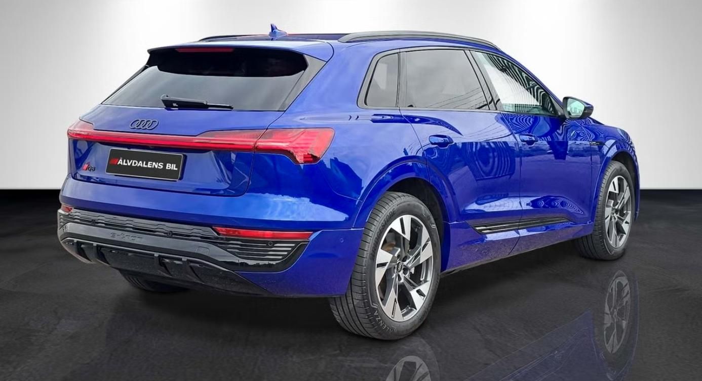 Audi Q8 e-tron, 55 Q S-Line 360k Pano Tažné - fotka 3