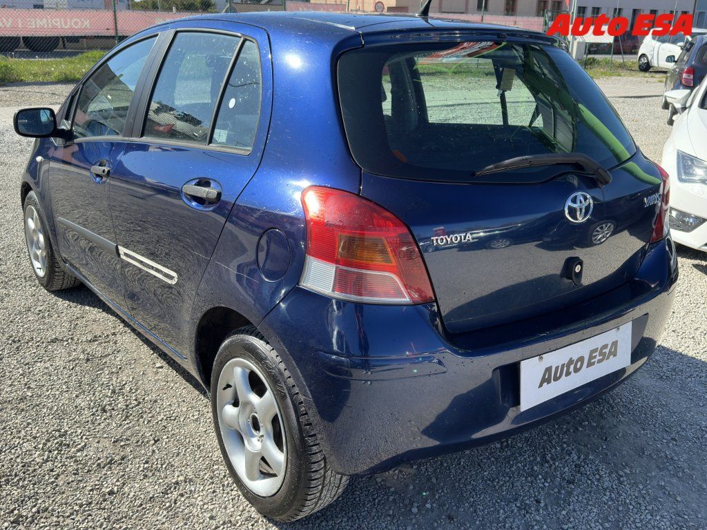 Toyota Yaris, 1.3i - fotka 6
