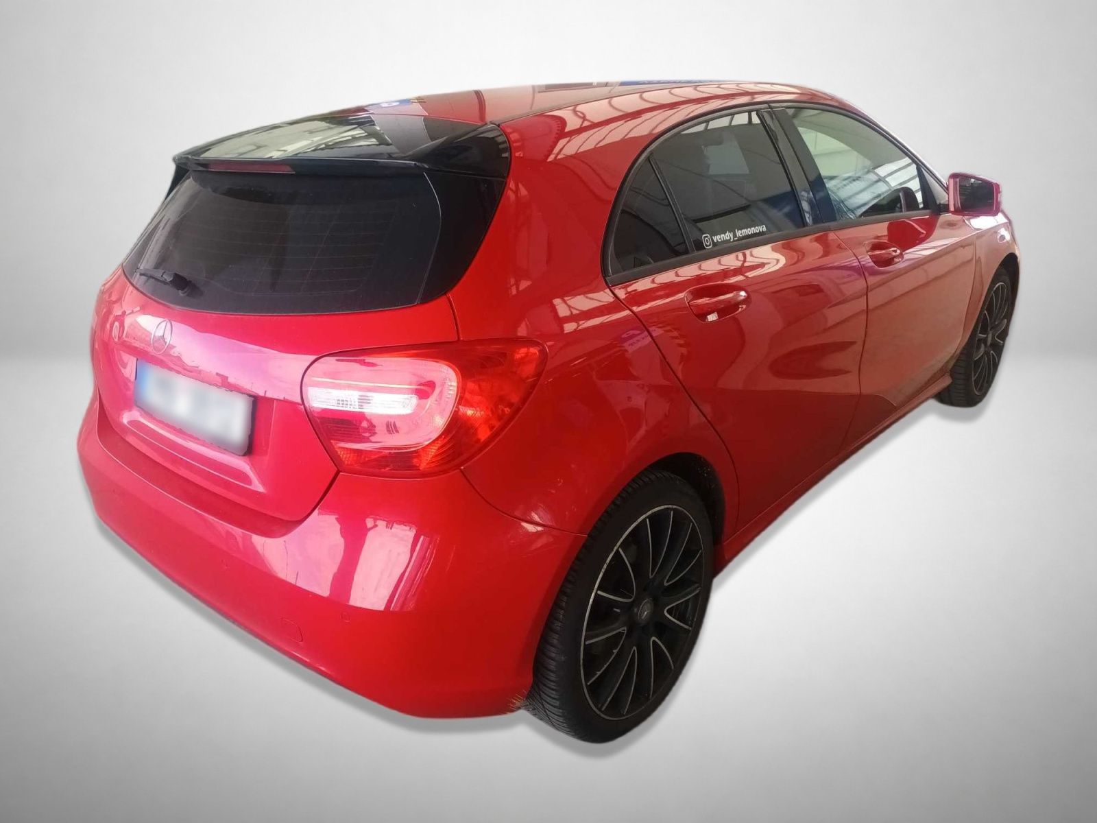 Mercedes-Benz Třídy A, 180 d, Kožené sedačky, Klima - fotka 2