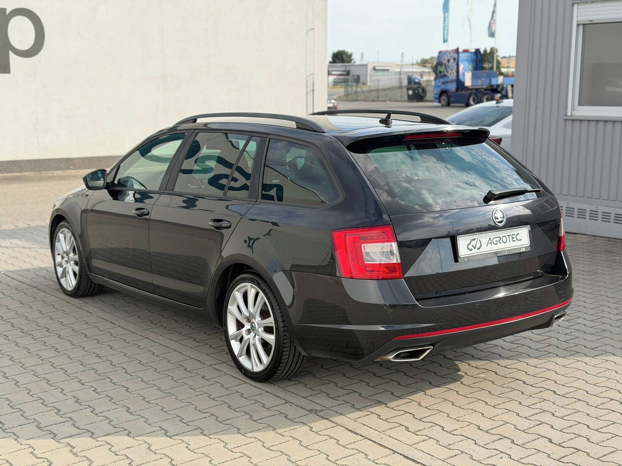 Škoda Octavia, 2.0 TDI 135 kW RS Combi - fotka 5