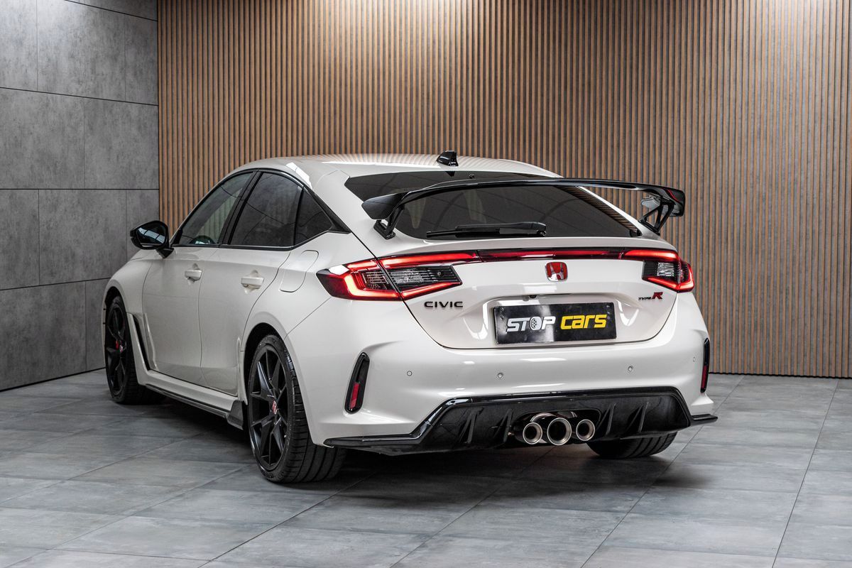 Honda Civic, TYPE R 2.0 TURBO 242kW *ČR* - fotka 4