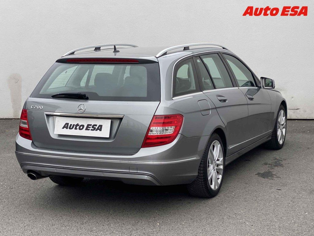 Mercedes-Benz Třídy C, 1.8 C200 - fotka 4