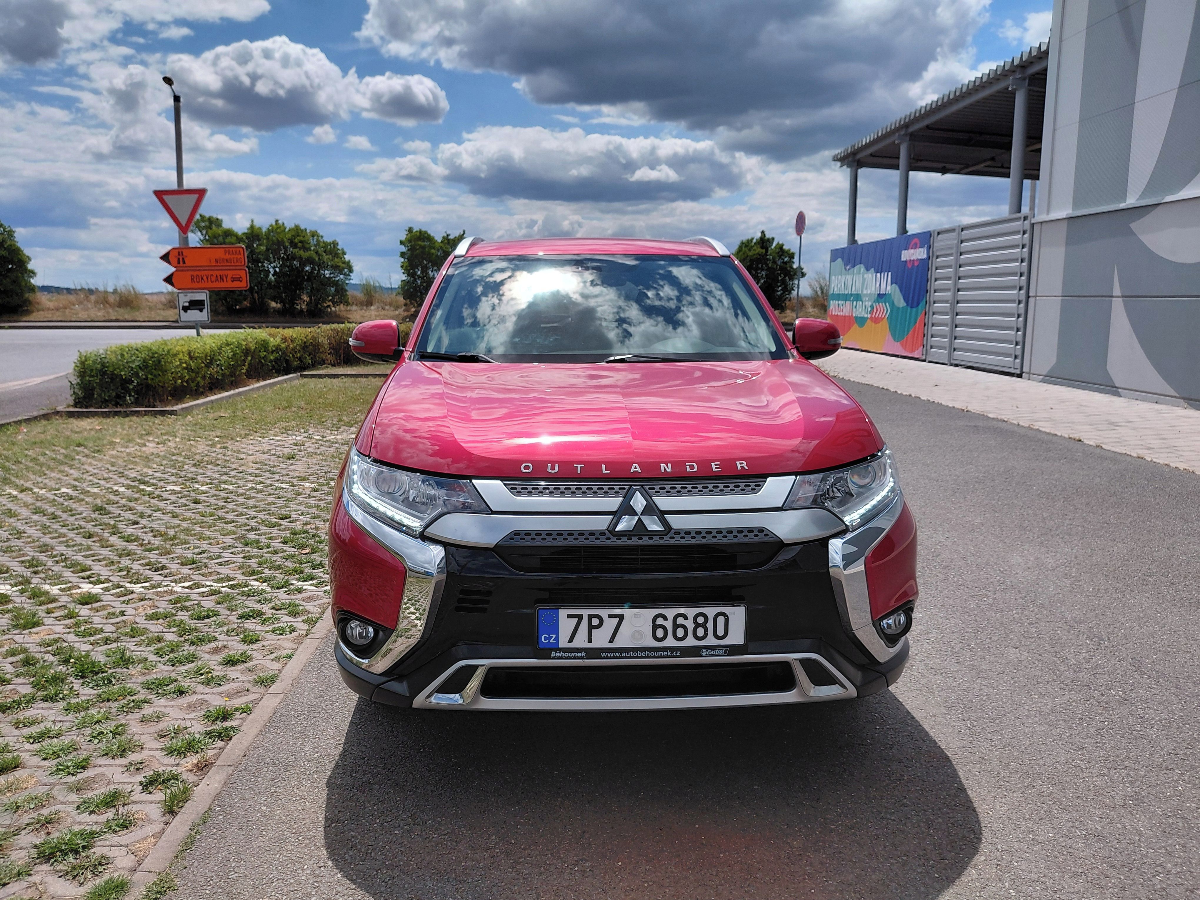 Mitsubishi Outlander, 2.0 110KW 1.MAJ STAV NOVÉHO!! - fotka 2