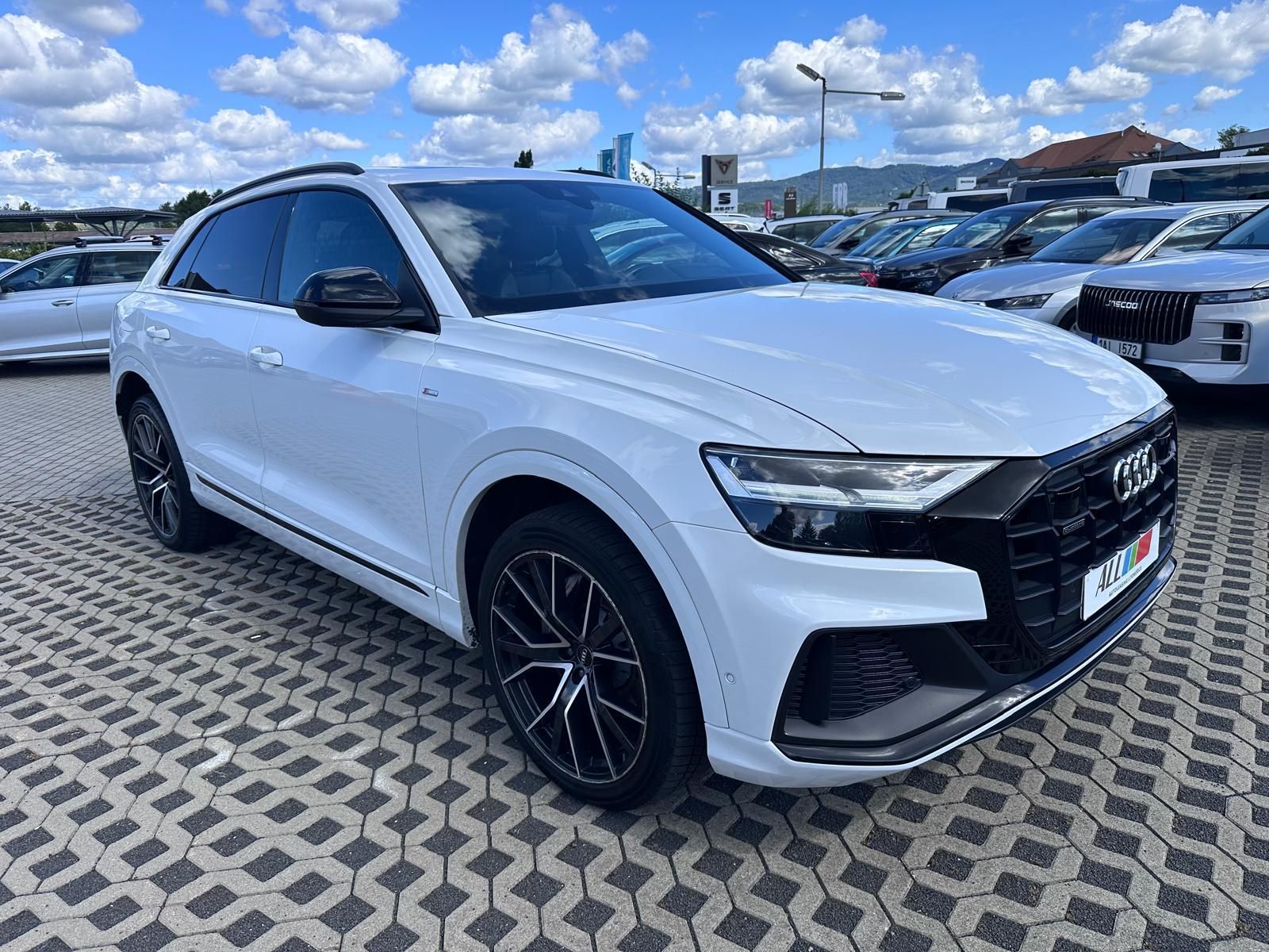 Audi Q8, 3.0 TDI 210kW S-LINE - fotka 4