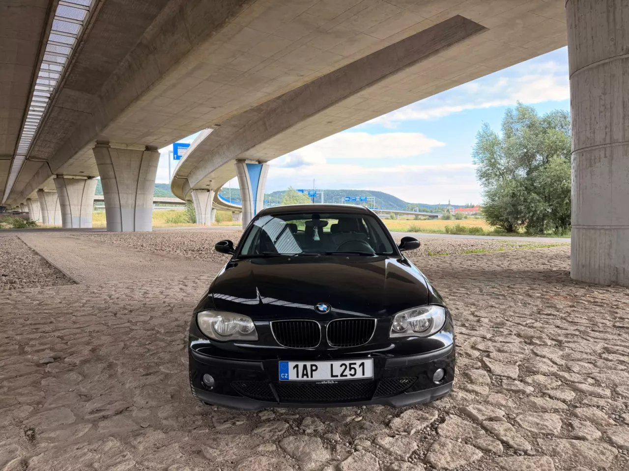 BMW Řada 1, E87 2.0D 90kW 6st. manuál - fotka 2